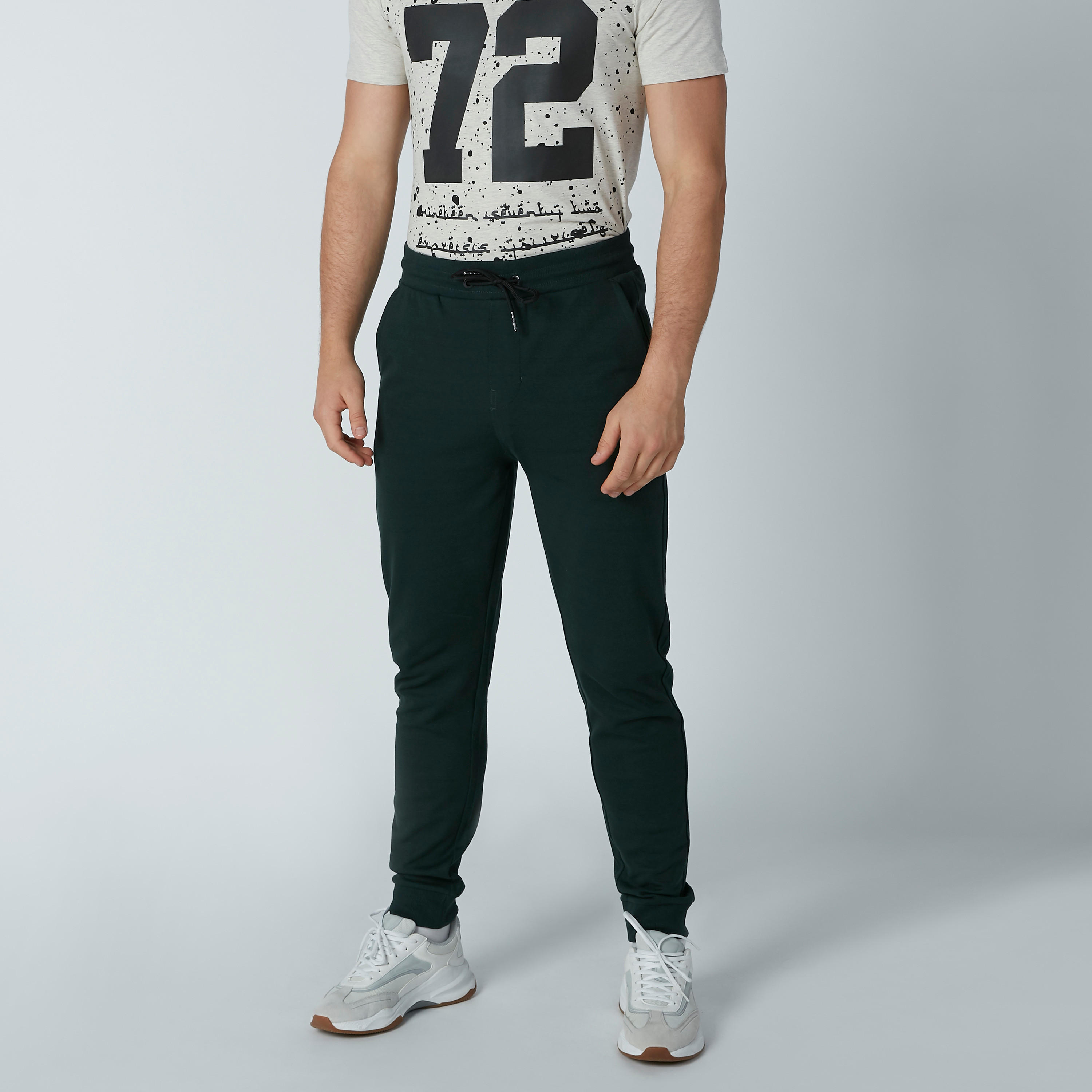 بنطال رياضي طويل بقصّة عاديّة وخصر متوسط الارتفاع من بيينج هيومان-men-clothing-bottoms-joggers-image-3