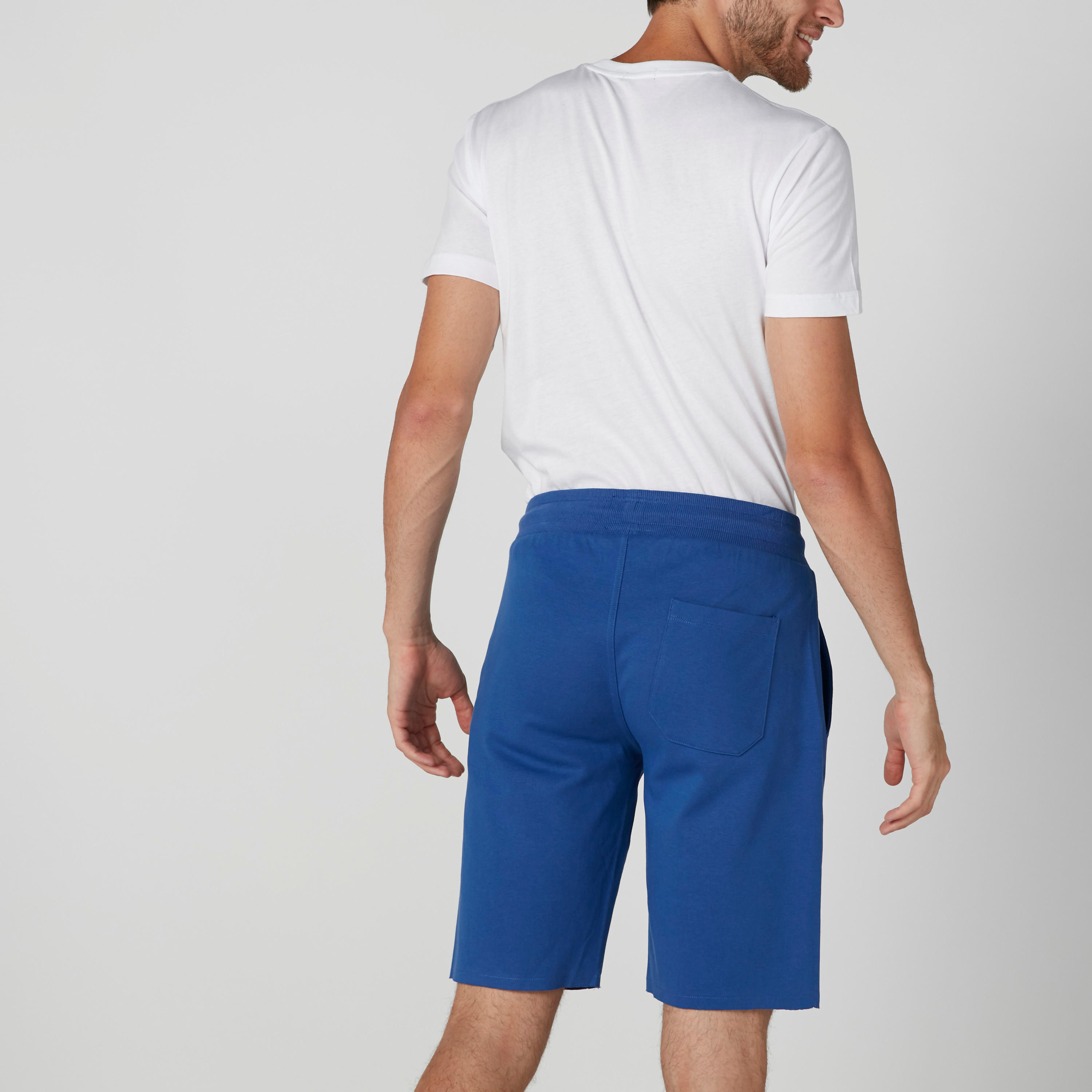 شورت بقصّة عادية وخصر متوسط الارتفاع وجيوب وطبعات بيينج هيومان-men-clothing-bottoms-shorts-image-2