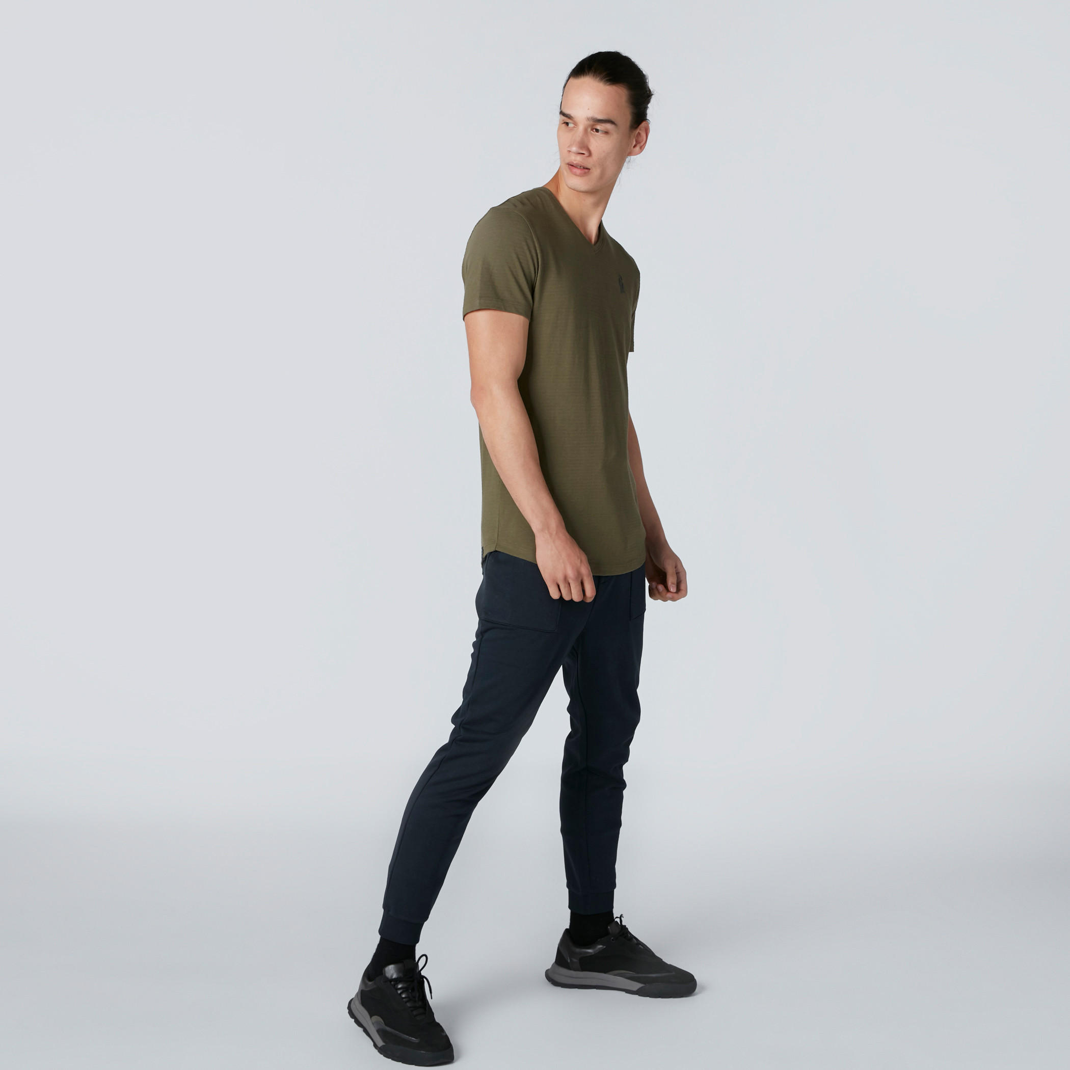 تيشيرت بياقة V وأكمام قصيرة من بيينج هيومان-men-clothing-tshirtsandpolos-tshirts-image-3