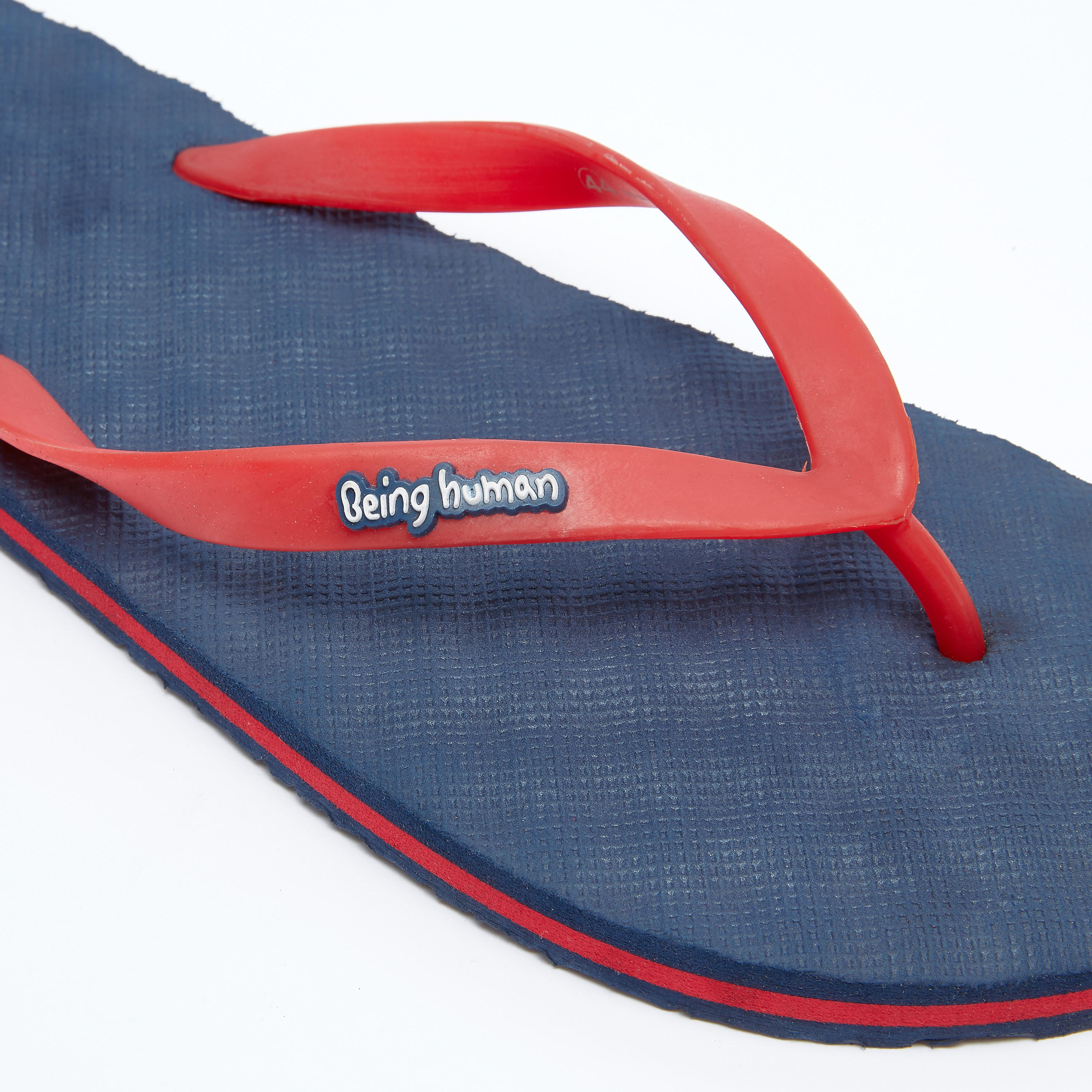 شبشب فليب فلوب بأحزمة مزيّنة بشعار بيينج هيومان-men-shoes-flipflopsandslides-image-3