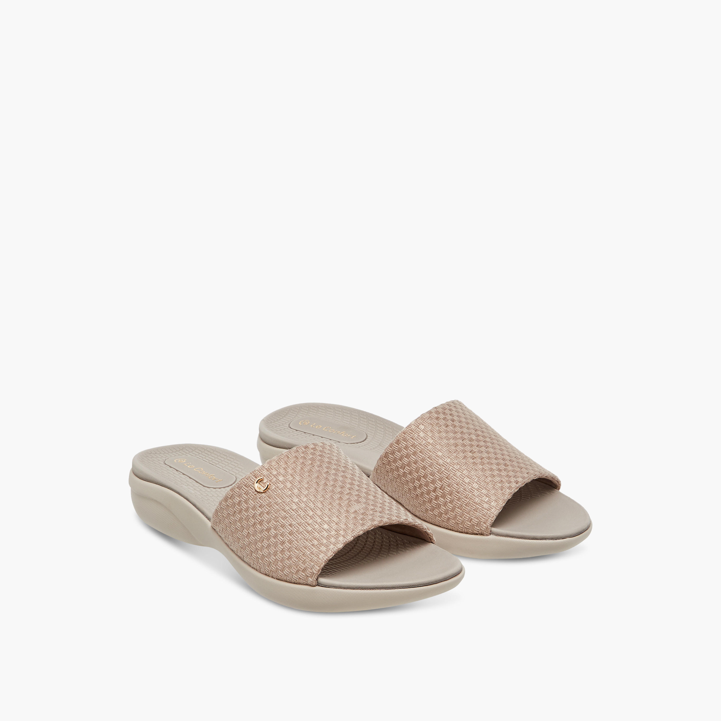 صندل مريح سهل الارتداء بارز الملمس من لو كونفورت-women-shoes-flats-sandals-image-1