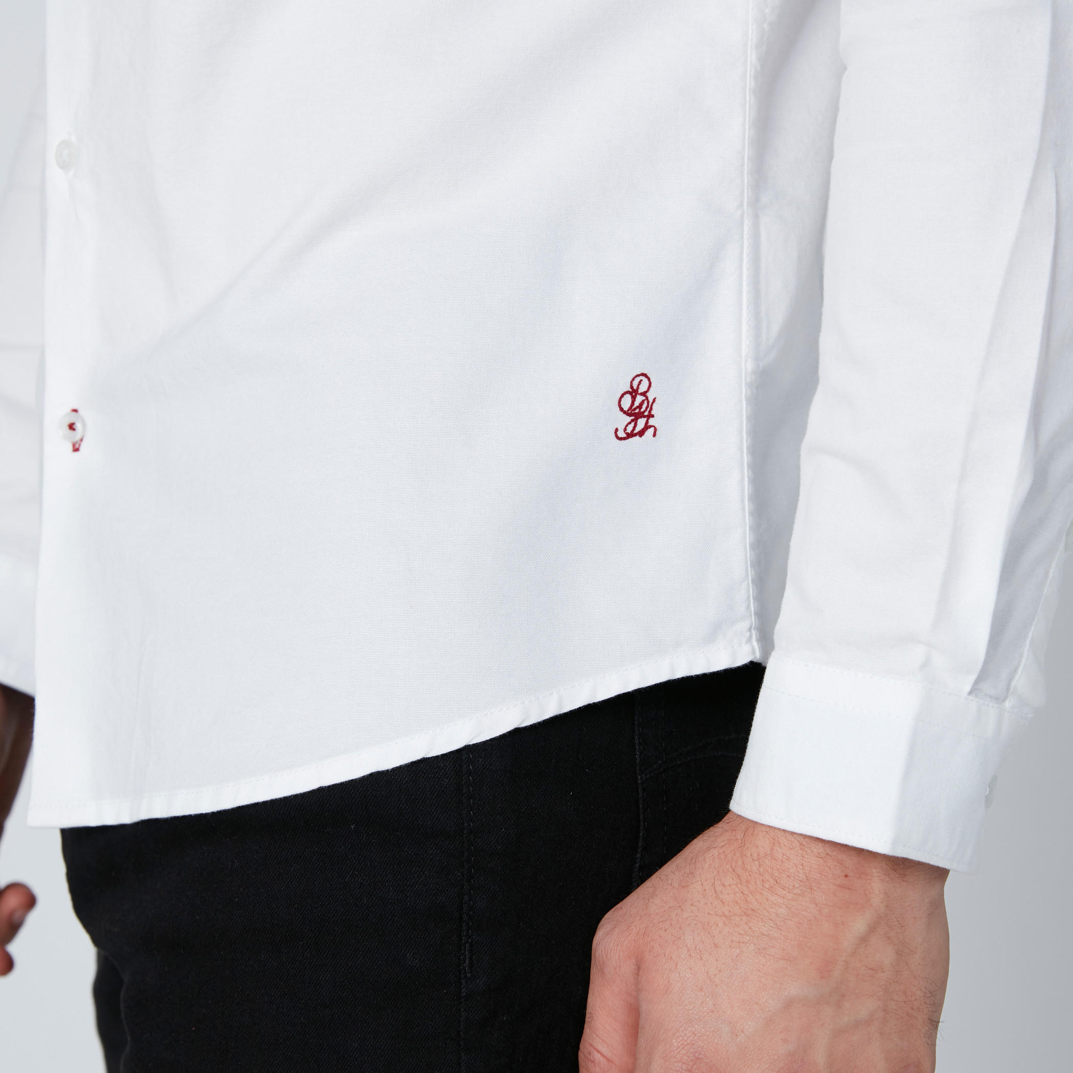 قميص بقصّة مطابقة للجسم وأكمام طويلة من بيينج هيومان-men-clothing-shirts-image-5