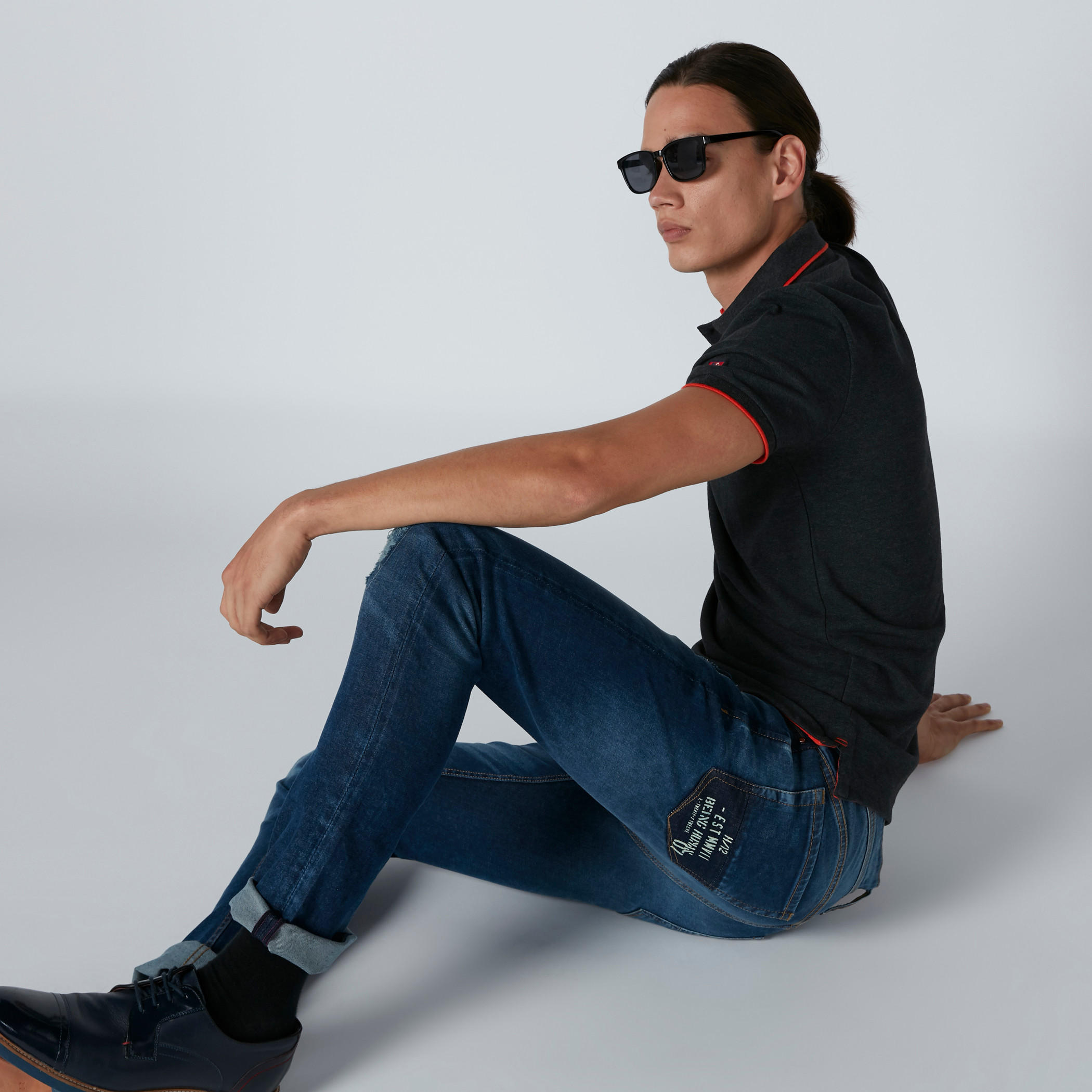 بنطال جينز بتصميم ممزق وجيوب بطبعات من بيينج هيومان-men-clothing-bottoms-jeans-image-3