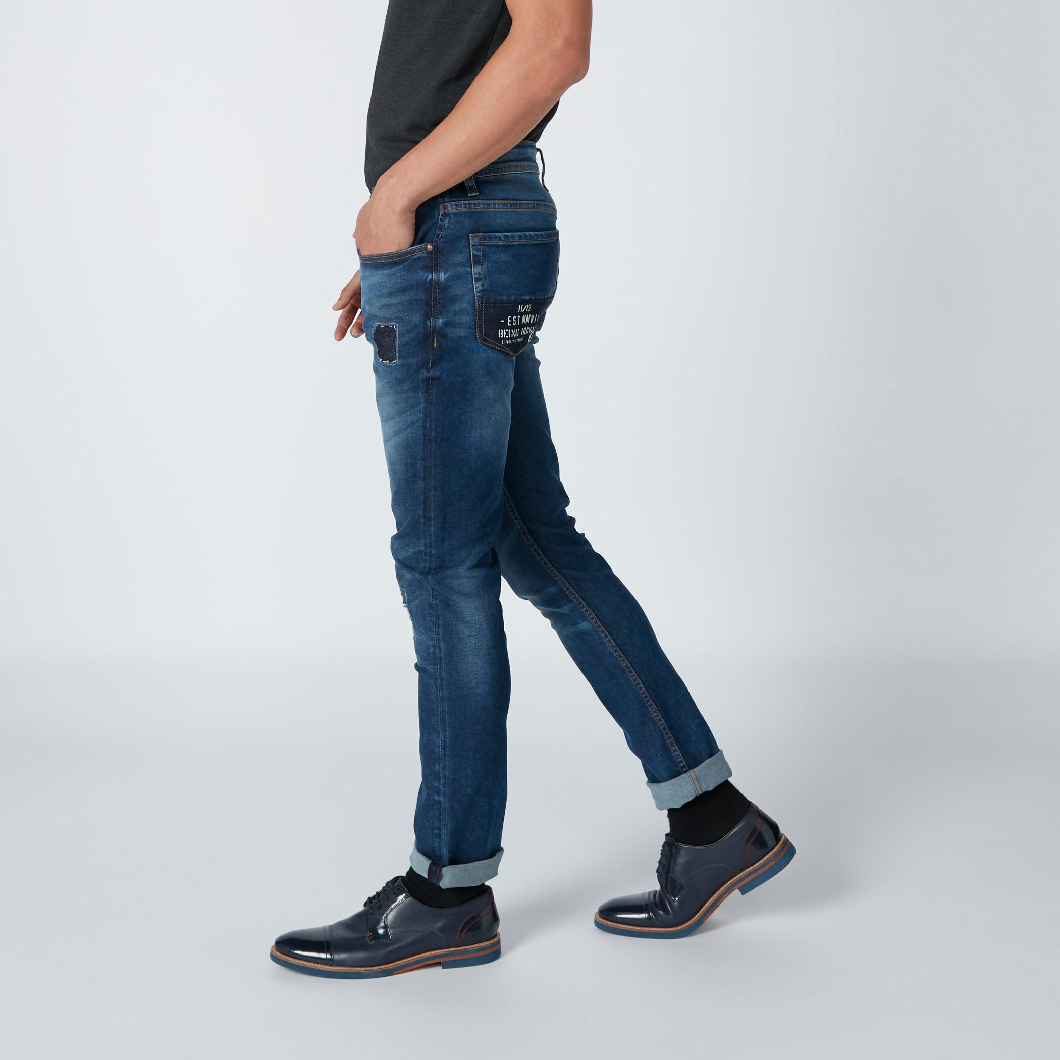 بنطال جينز بتصميم ممزق وجيوب بطبعات من بيينج هيومان-men-clothing-bottoms-jeans-image-4