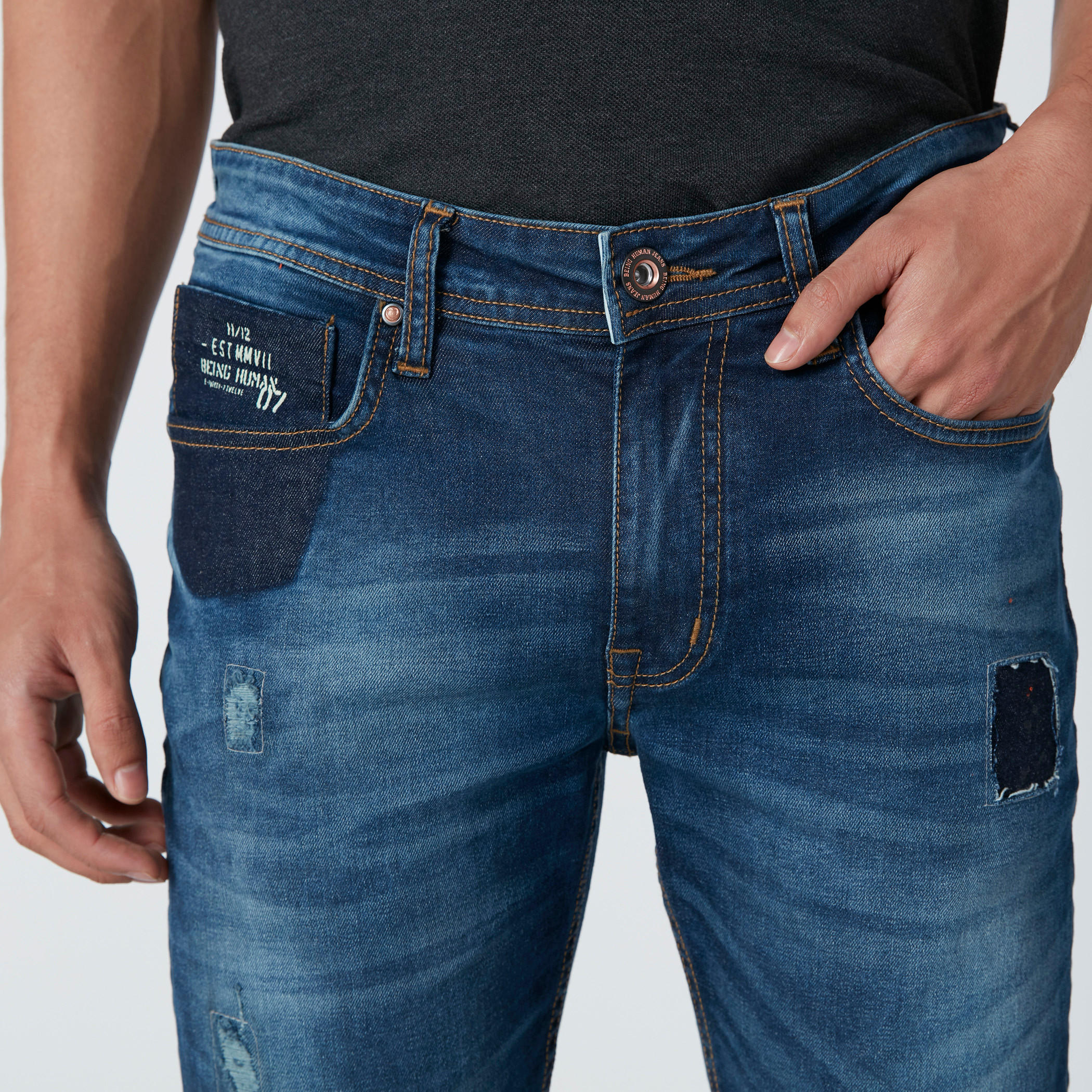 بنطال جينز بتصميم ممزق وجيوب بطبعات من بيينج هيومان-men-clothing-bottoms-jeans-image-6