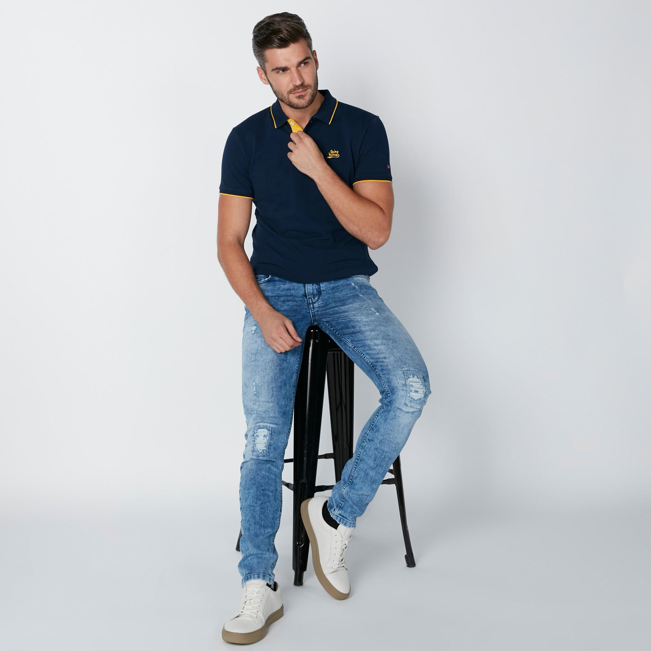 بنطال جينز بتصميم ممزّق وجيوب من بيينج هيومان-men-clothing-bottoms-jeans-image-2