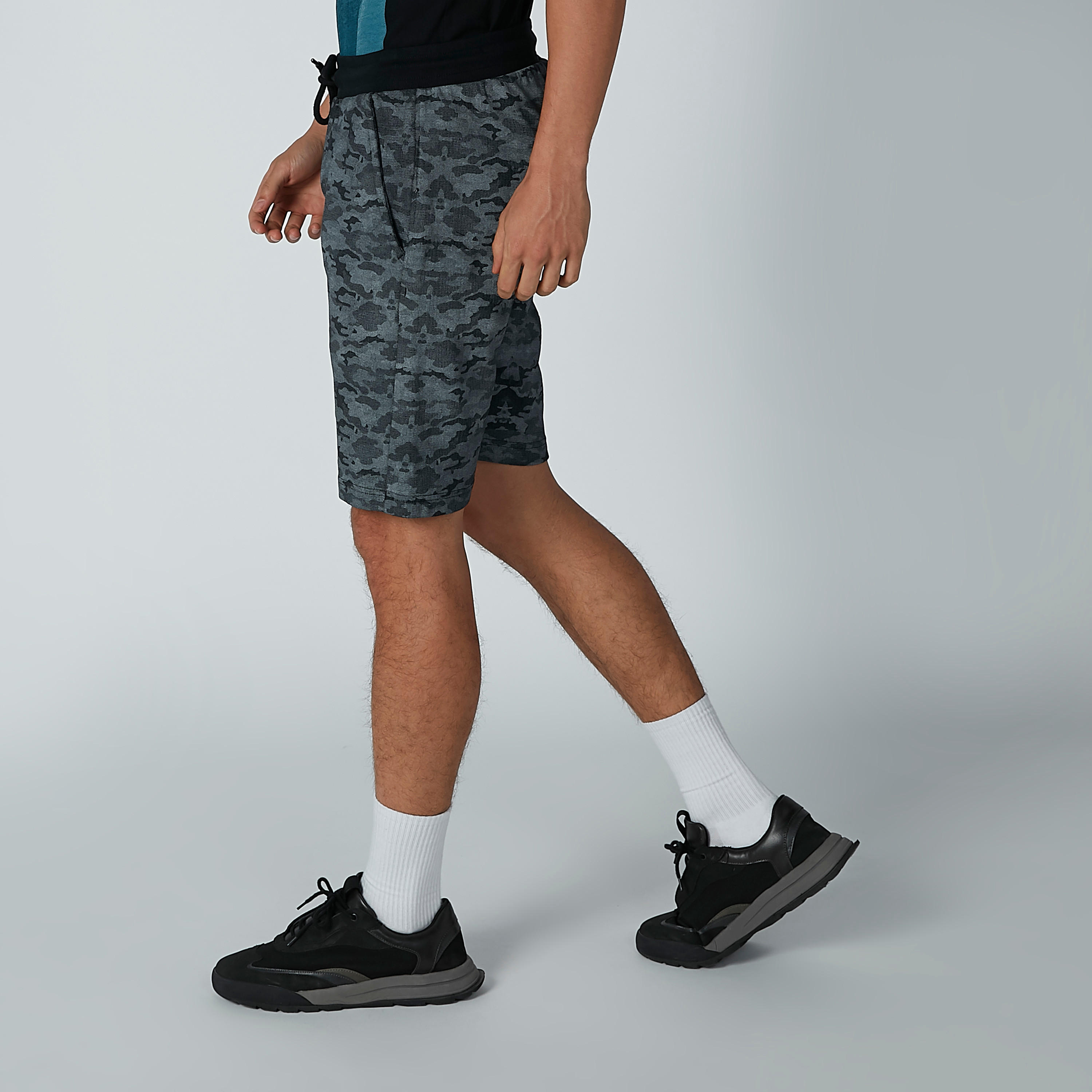 شورت مستدام بخصر متوسط الارتفاع وجيوب وطبعات بيينج هيومان -men-clothing-bottoms-shorts-image-2