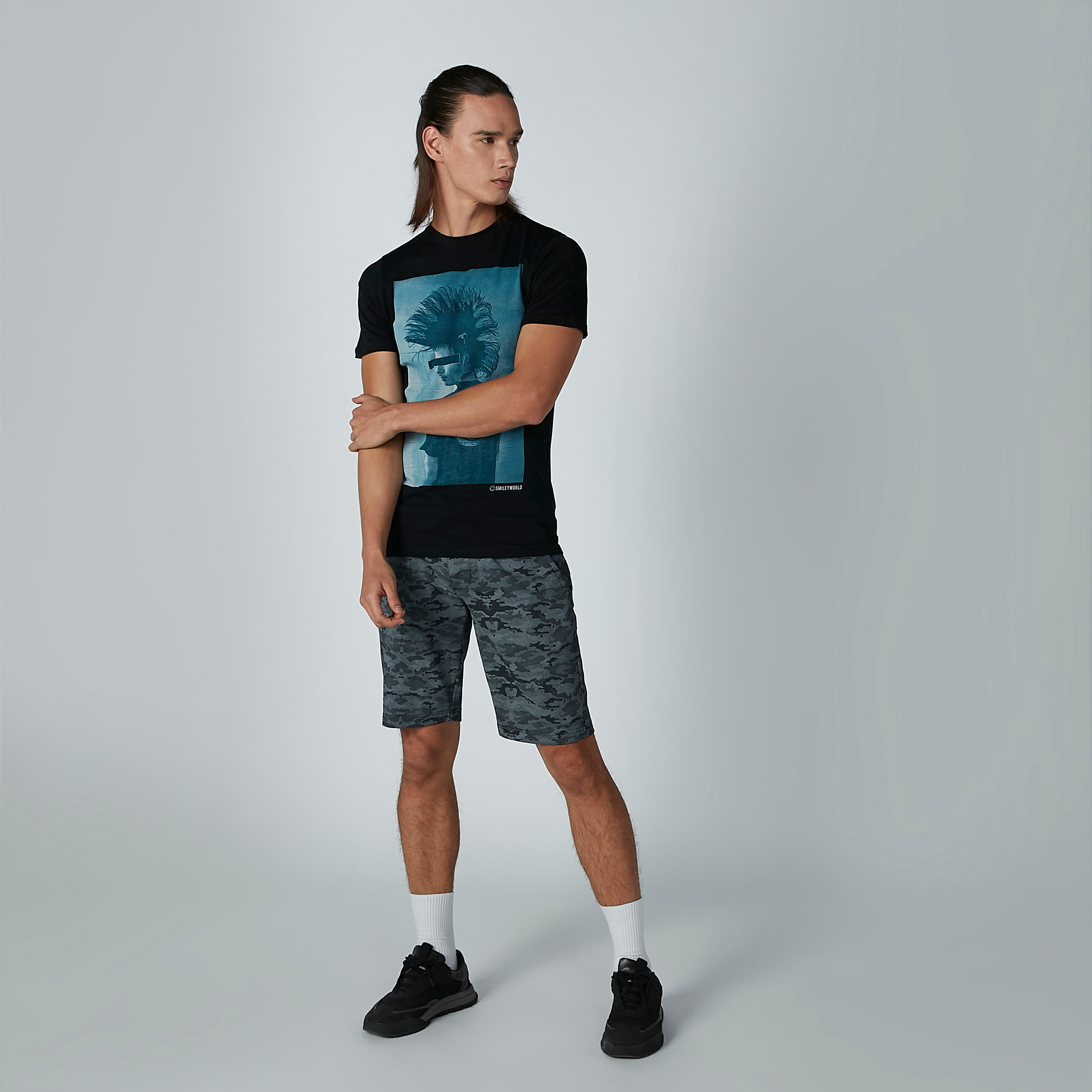 شورت مستدام بخصر متوسط الارتفاع وجيوب وطبعات بيينج هيومان -men-clothing-bottoms-shorts-image-3