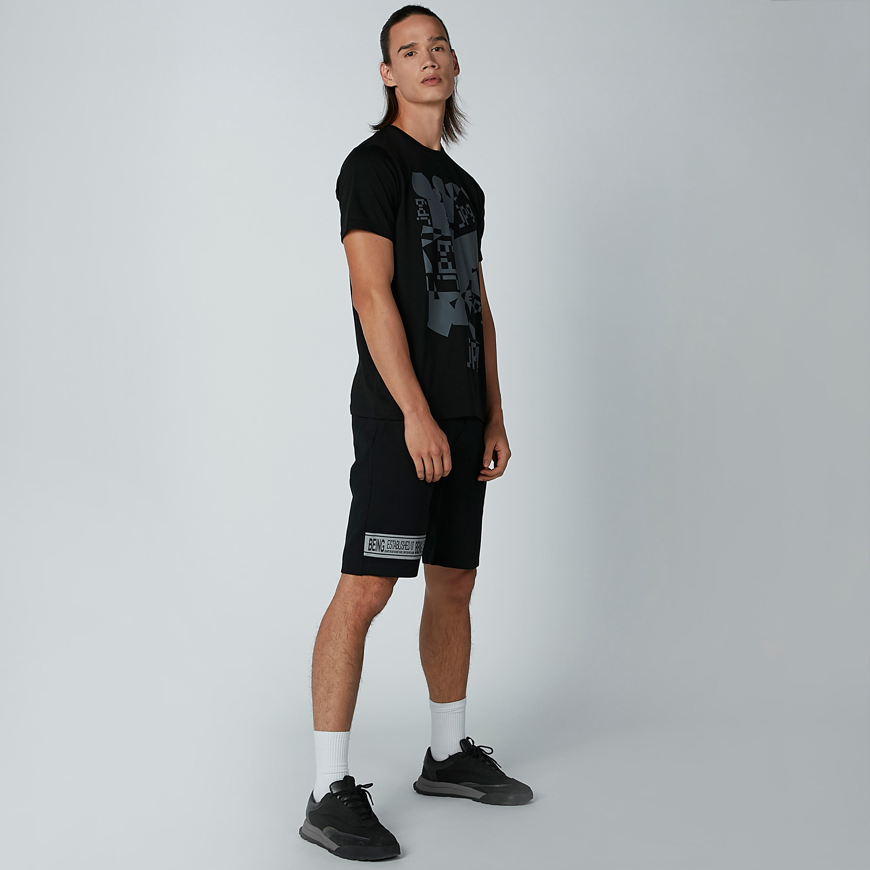 شورت مستدام بخصر متوسط الارتفاع وجيوب وطبعات بيينج هيومان -men-clothing-bottoms-shorts-image-5