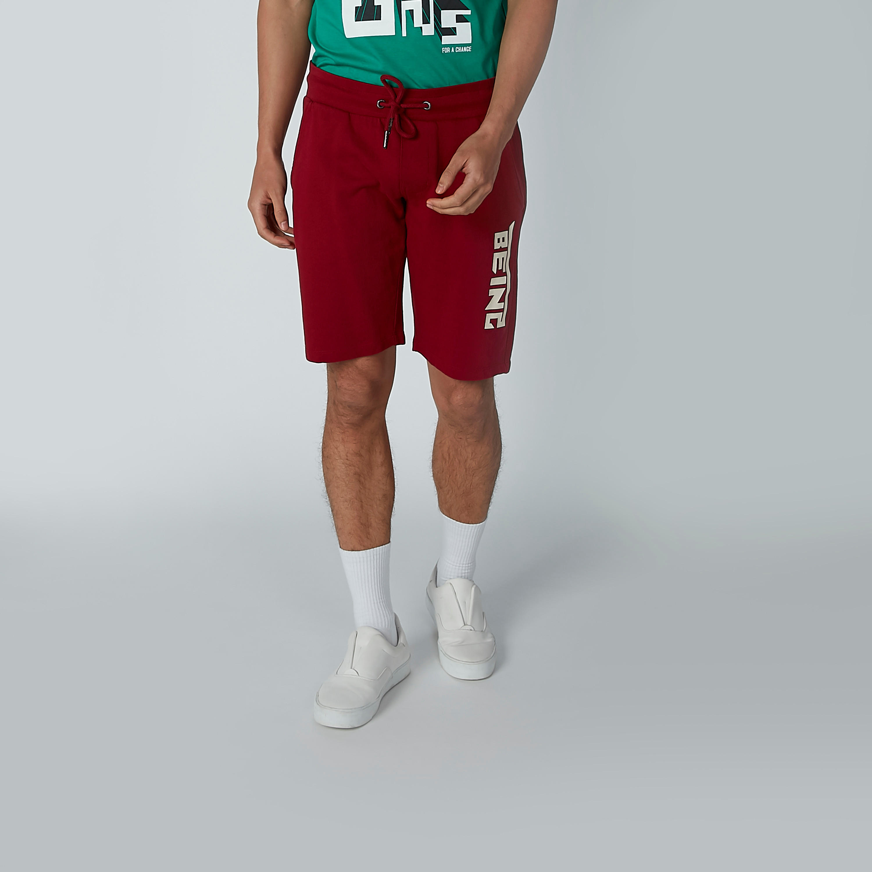 شورت مستدام بخصر متوسط الارتفاع وجيوب وطبعات بيينج هيومان-men-clothing-bottoms-shorts-image-7