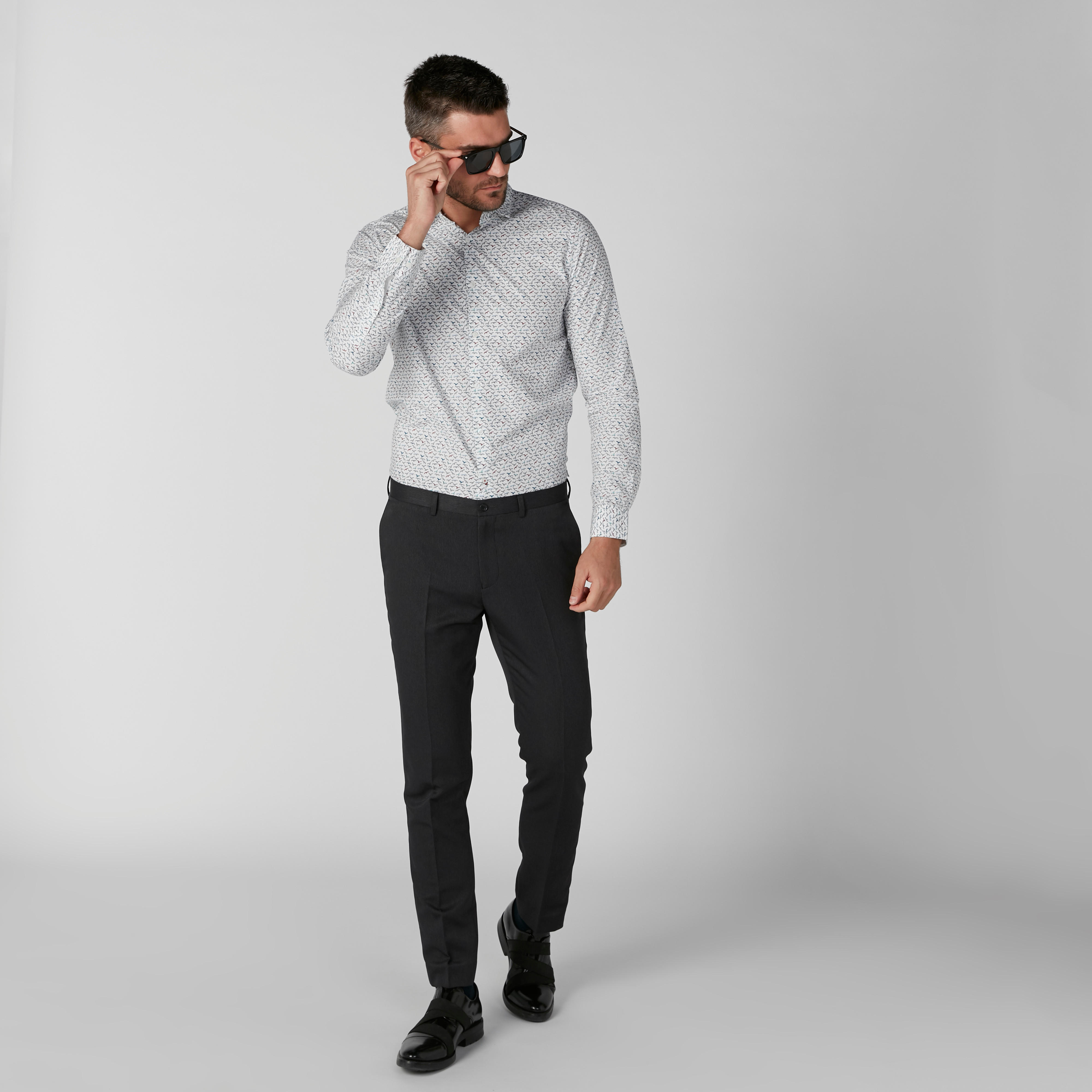 قميص مستدام سليم فيت بأكمام طويلة وطبعات بيينج هيومان-men-clothing-shirts-image-1