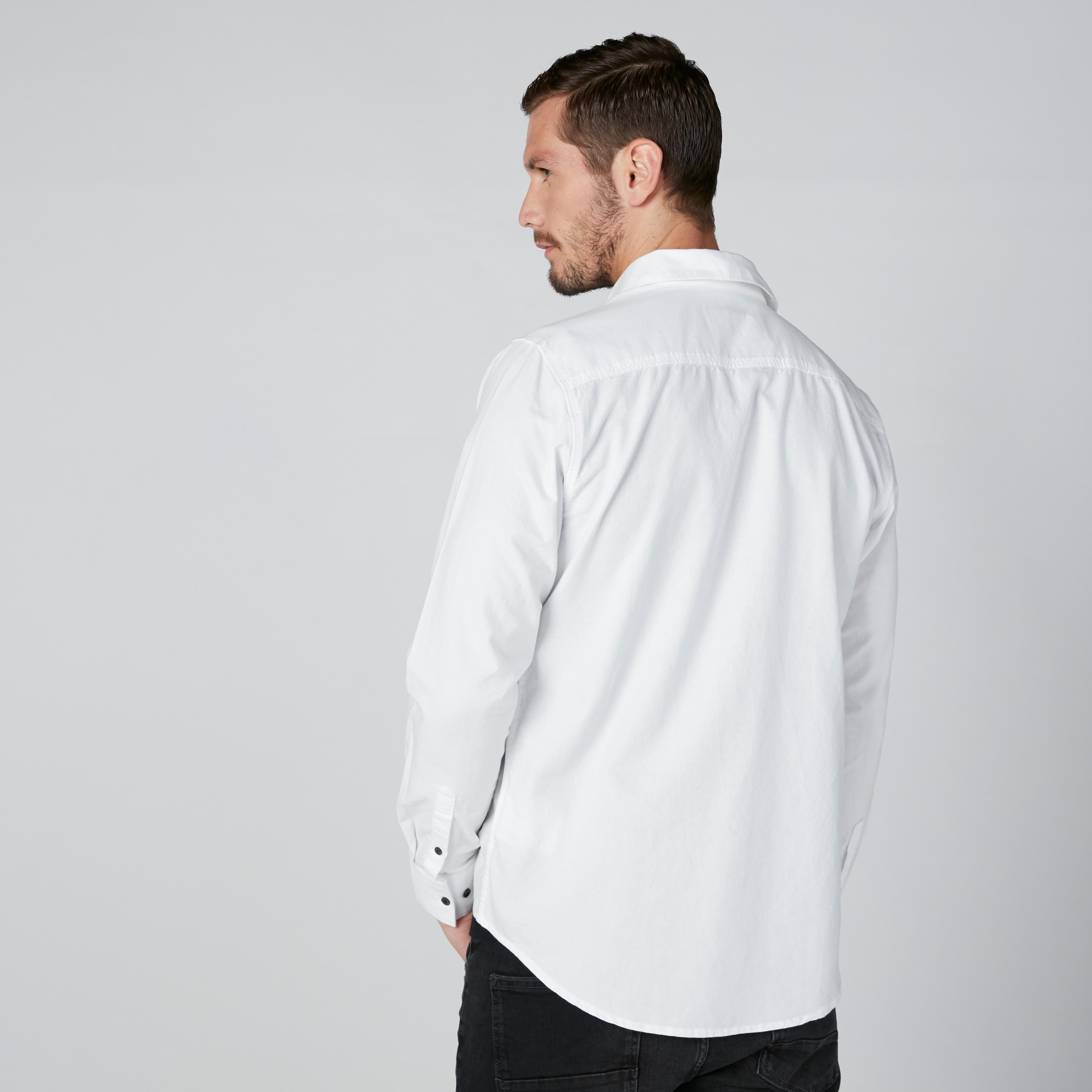قميص مستدام سليم فيت بأكمام طويلة وطبعات بيينج هيومان-men-clothing-shirts-image-2