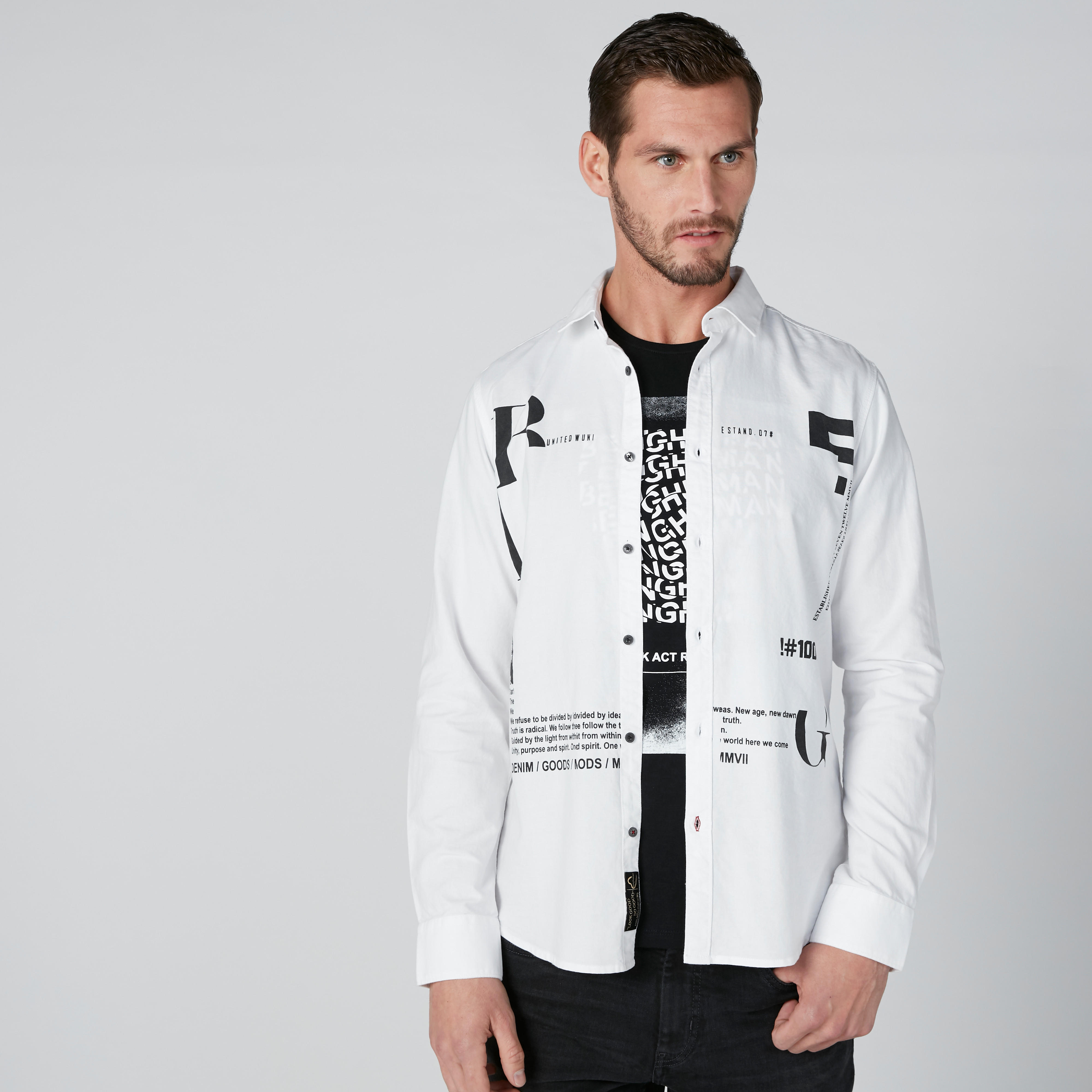 قميص مستدام سليم فيت بأكمام طويلة وطبعات بيينج هيومان-men-clothing-shirts-image-4