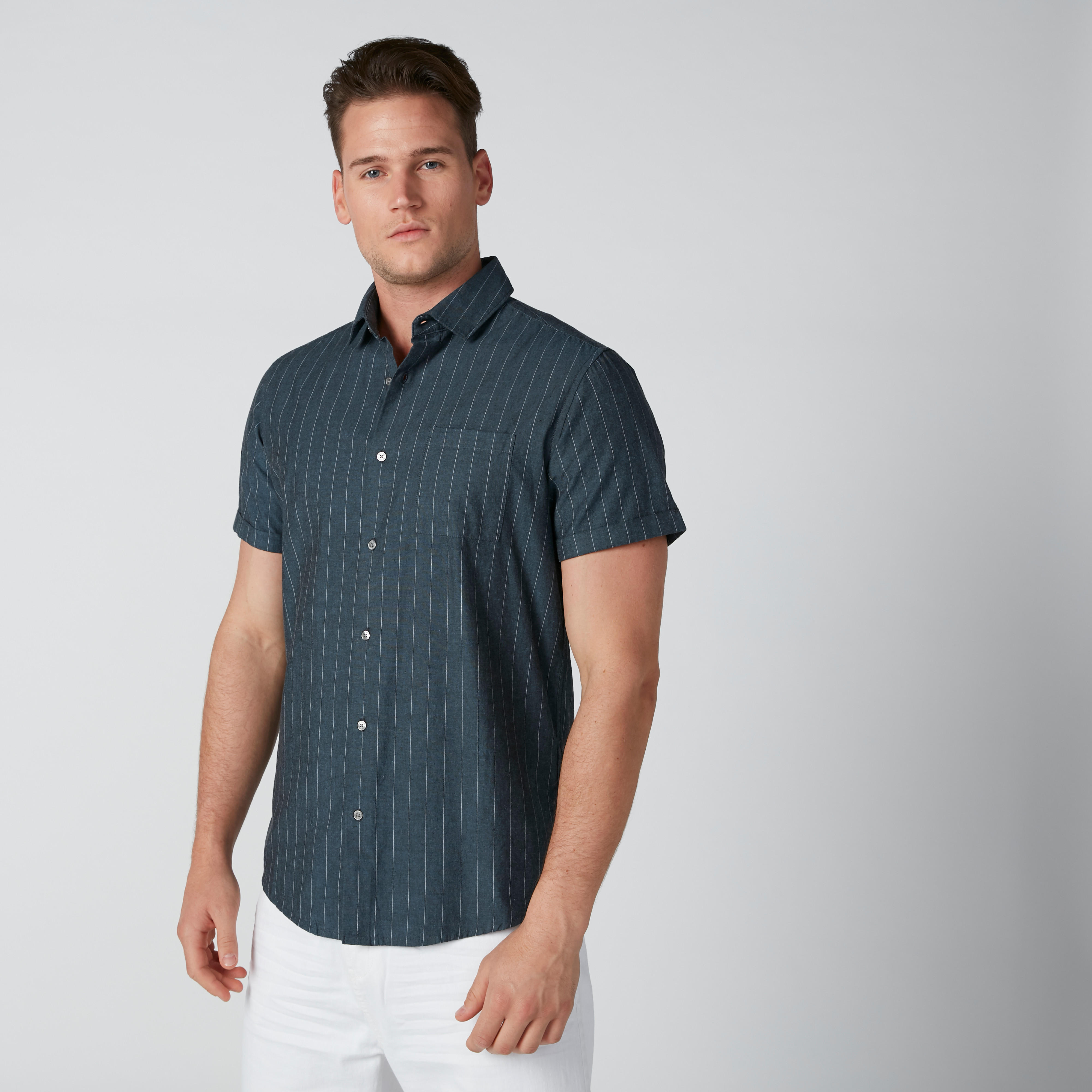 قميص مستدام مقلم بجيب على الصدر بيينج هيومان-men-clothing-shirts-image-1