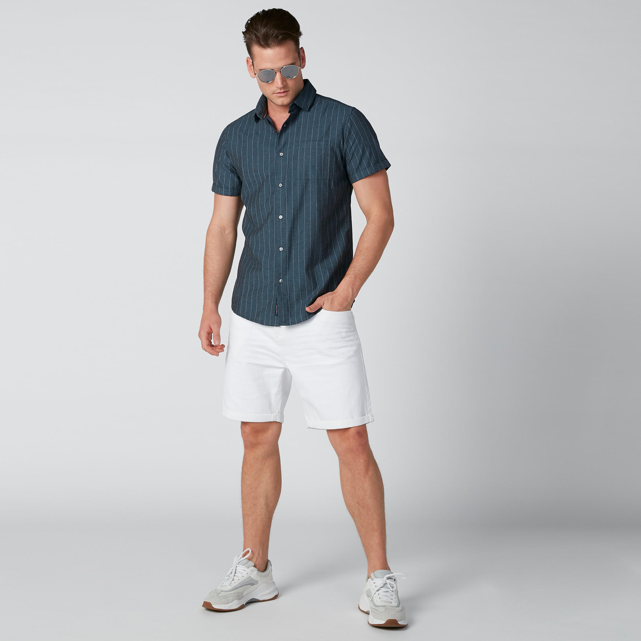 قميص مستدام مقلم بجيب على الصدر بيينج هيومان-men-clothing-shirts-image-2