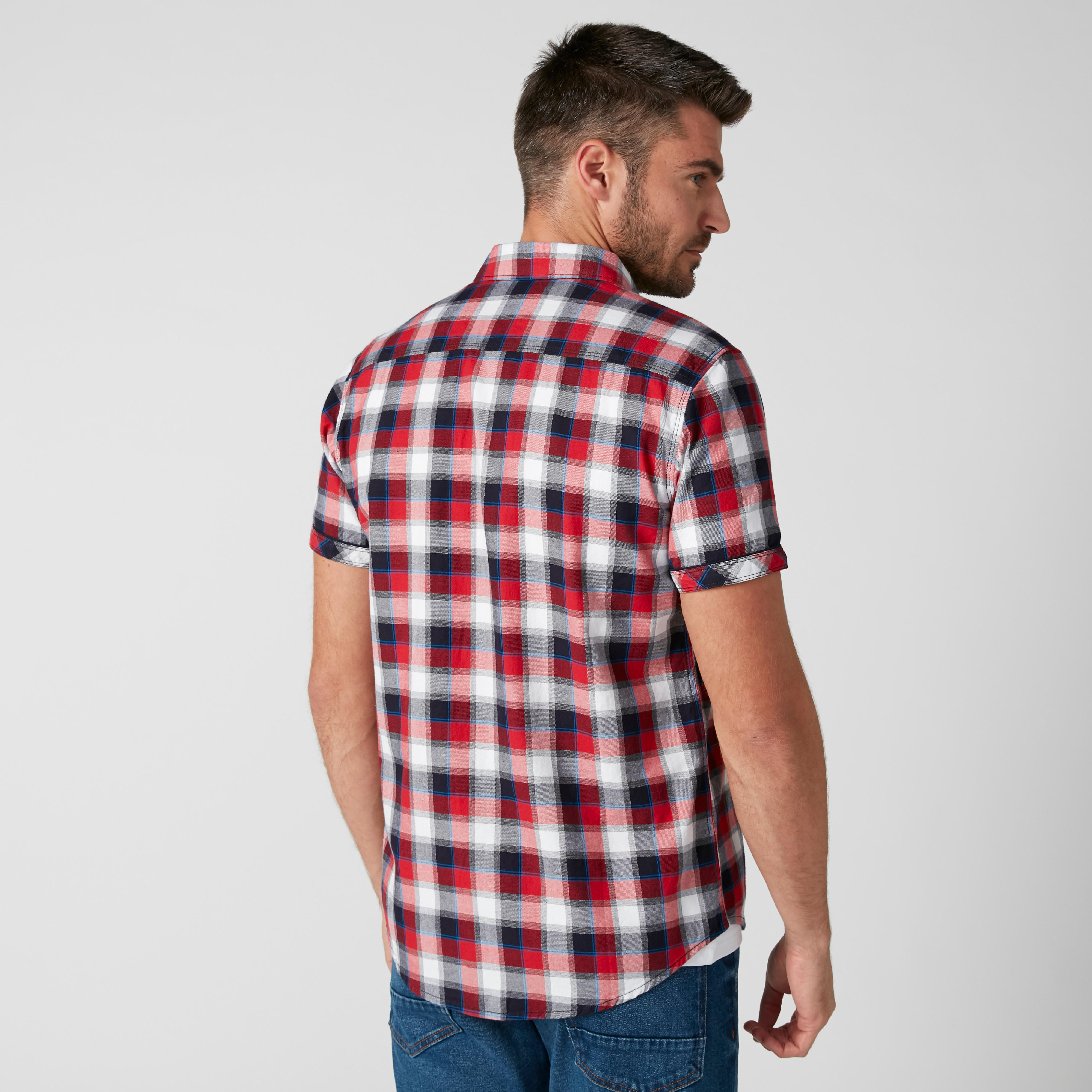 قميص مستدام كاروهات بقصّة عادية من بيينج هيومان-men-clothing-shirts-image-2