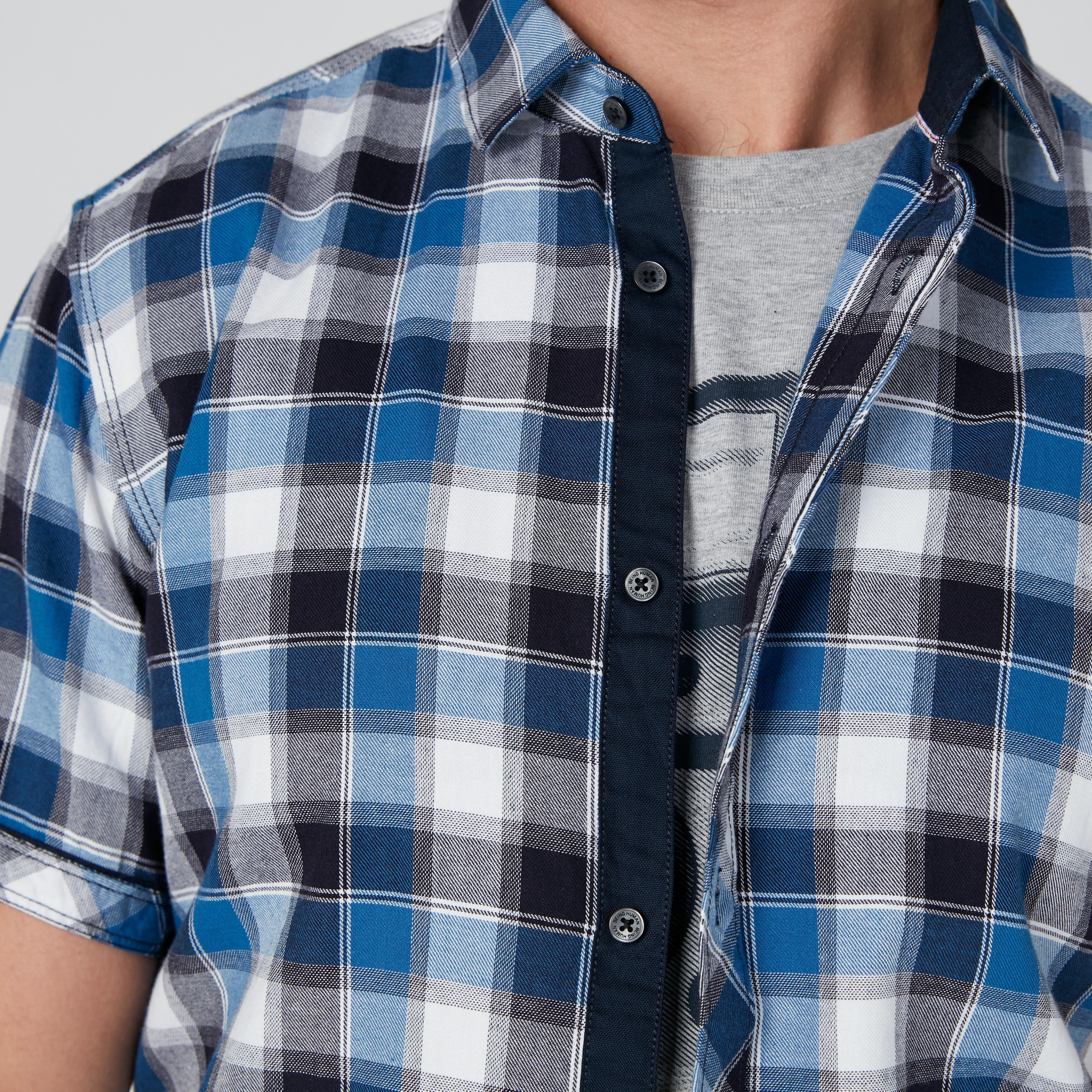 قميص مستدام كاروهات بقصّة عادية من بيينج هيومان-men-clothing-shirts-image-10