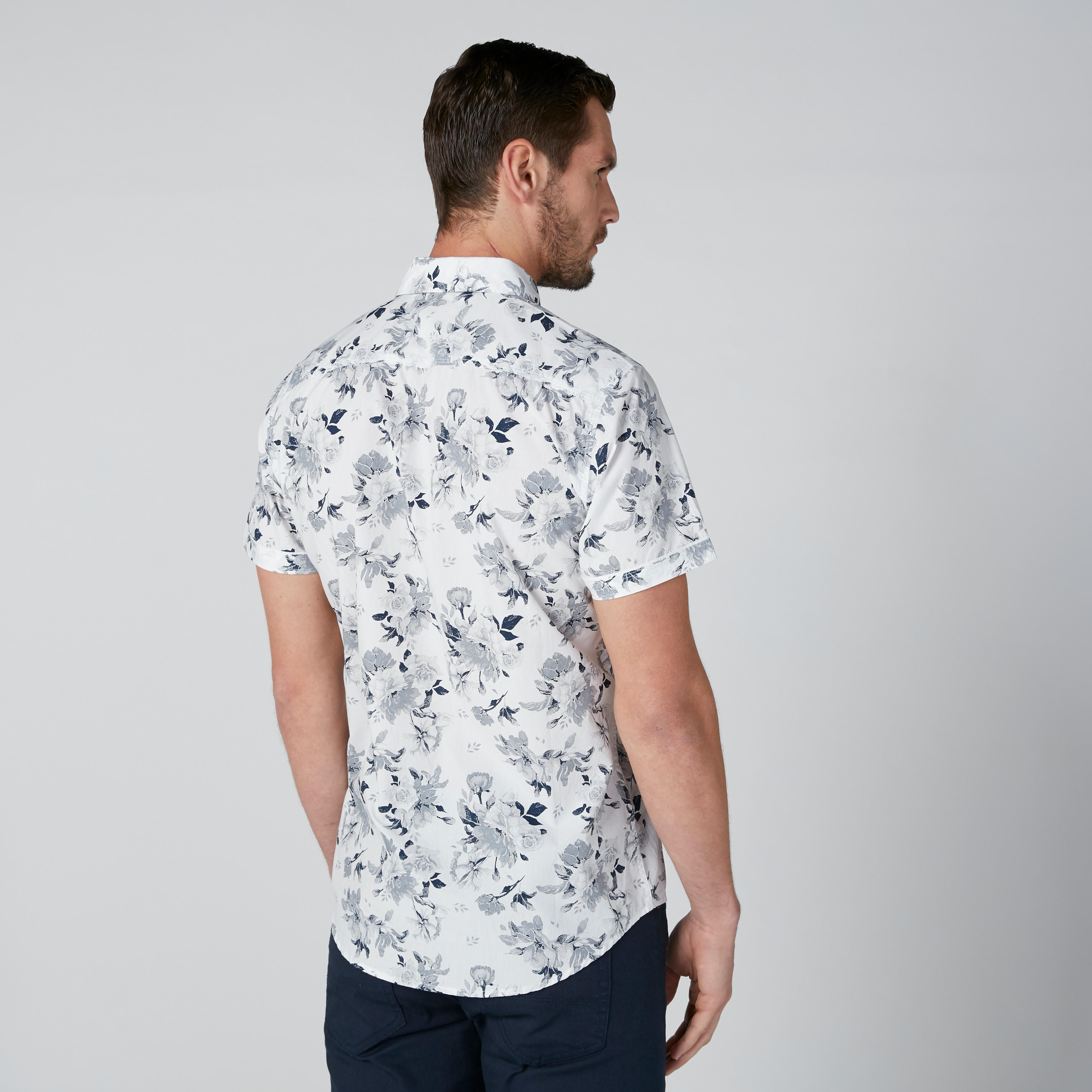 قميص مستدام سليم فيت بطبعات بيينج هيومان-men-clothing-shirts-image-3