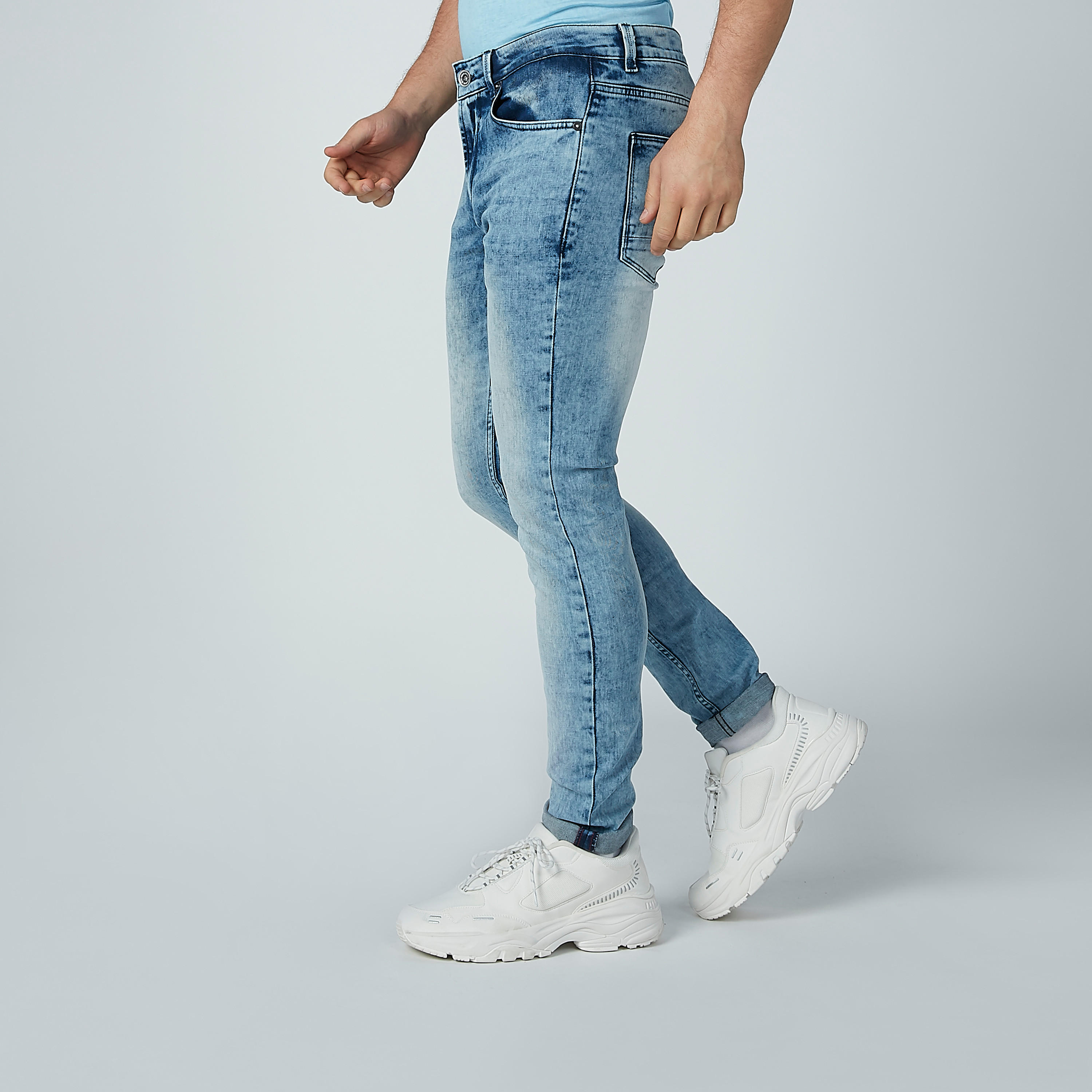 بنطلون جينز مستدام سكيني بخصر منخفض بيينج هيومان-men-clothing-bottoms-jeans-image-3