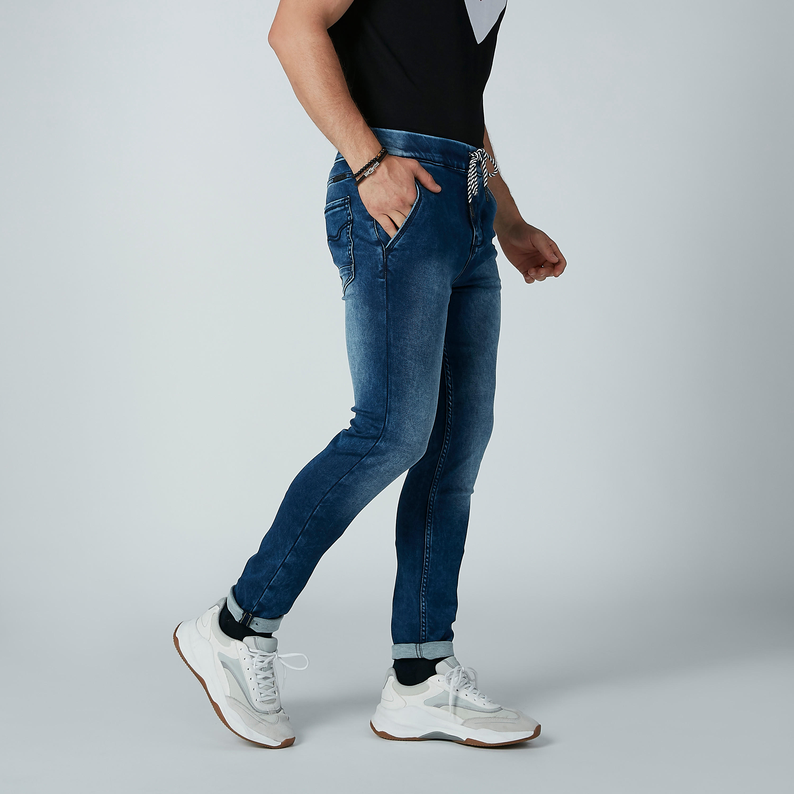 بنطلون جينز مستدام برباط وخصر منخفض من بيينج هيومان-men-clothing-bottoms-jeans-image-3