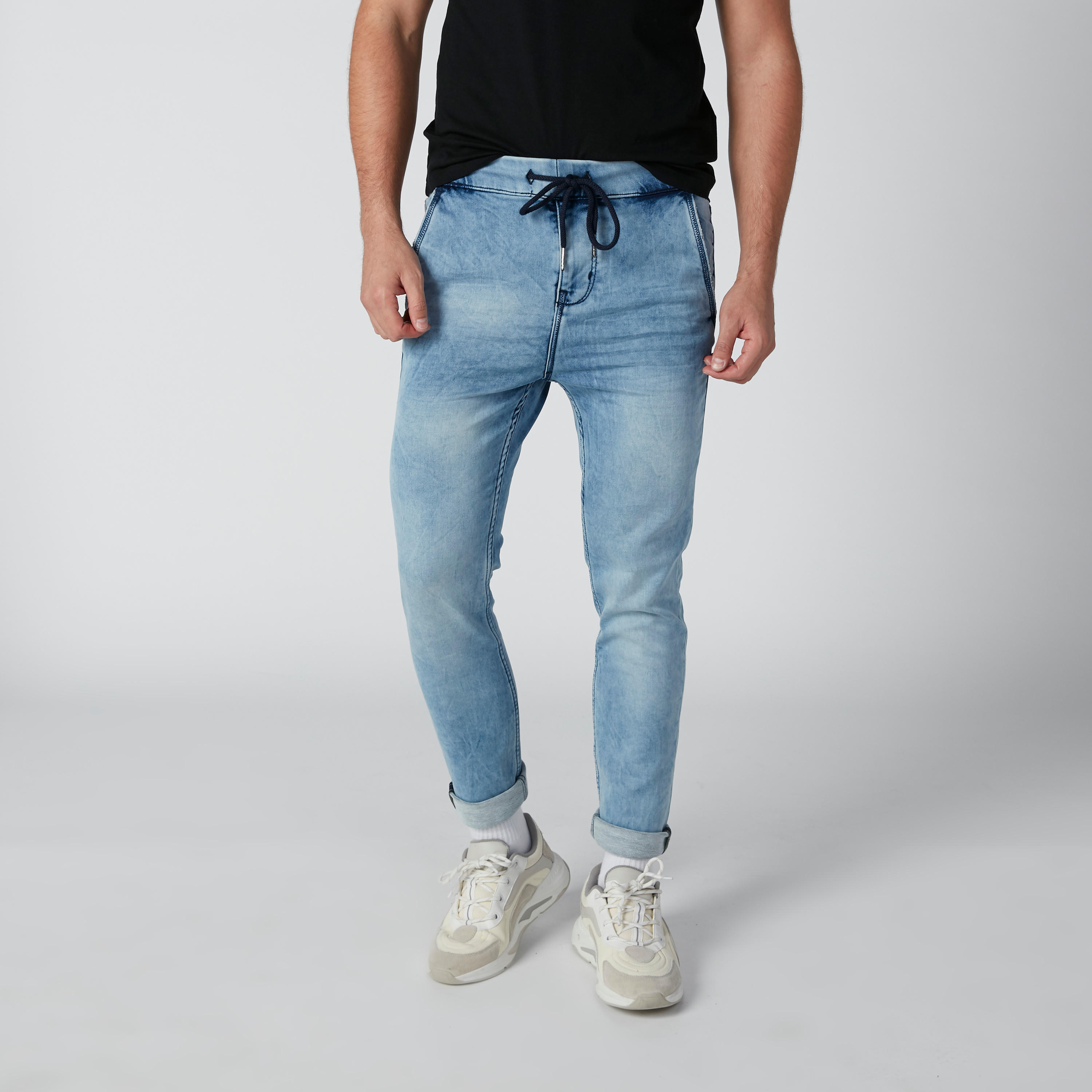 بنطلون جينز مستدام سكيني برباط وخصر منخفض بيينج هيومان-men-clothing-bottoms-jeans-image-4