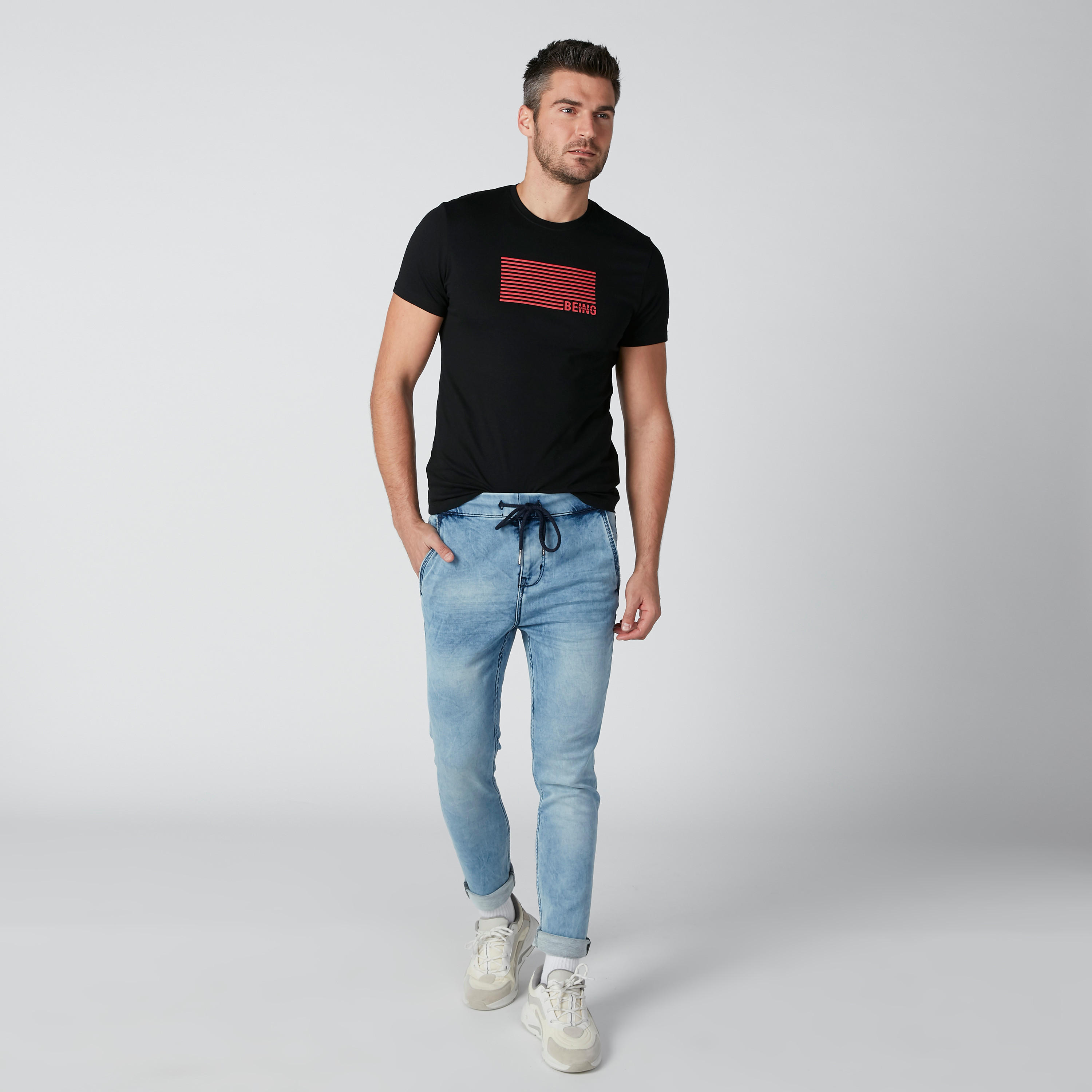 بنطلون جينز مستدام سكيني برباط وخصر منخفض بيينج هيومان-men-clothing-bottoms-jeans-image-3