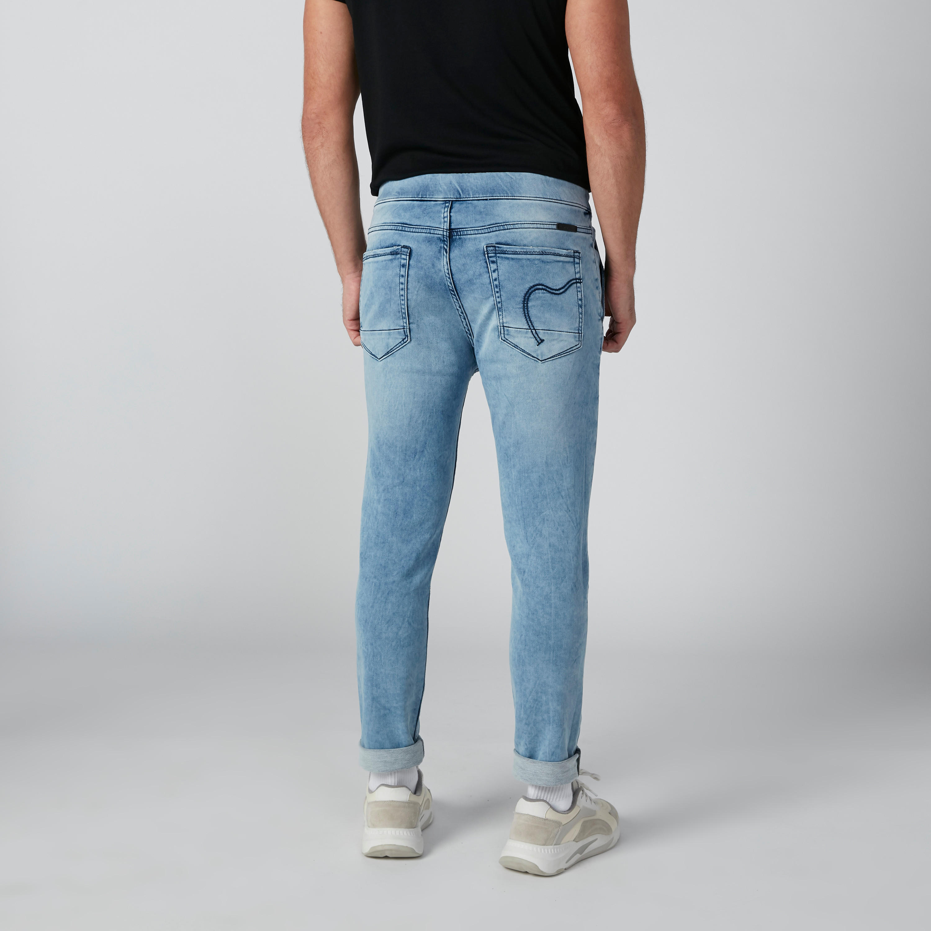 بنطلون جينز مستدام سكيني برباط وخصر منخفض بيينج هيومان-men-clothing-bottoms-jeans-image-1