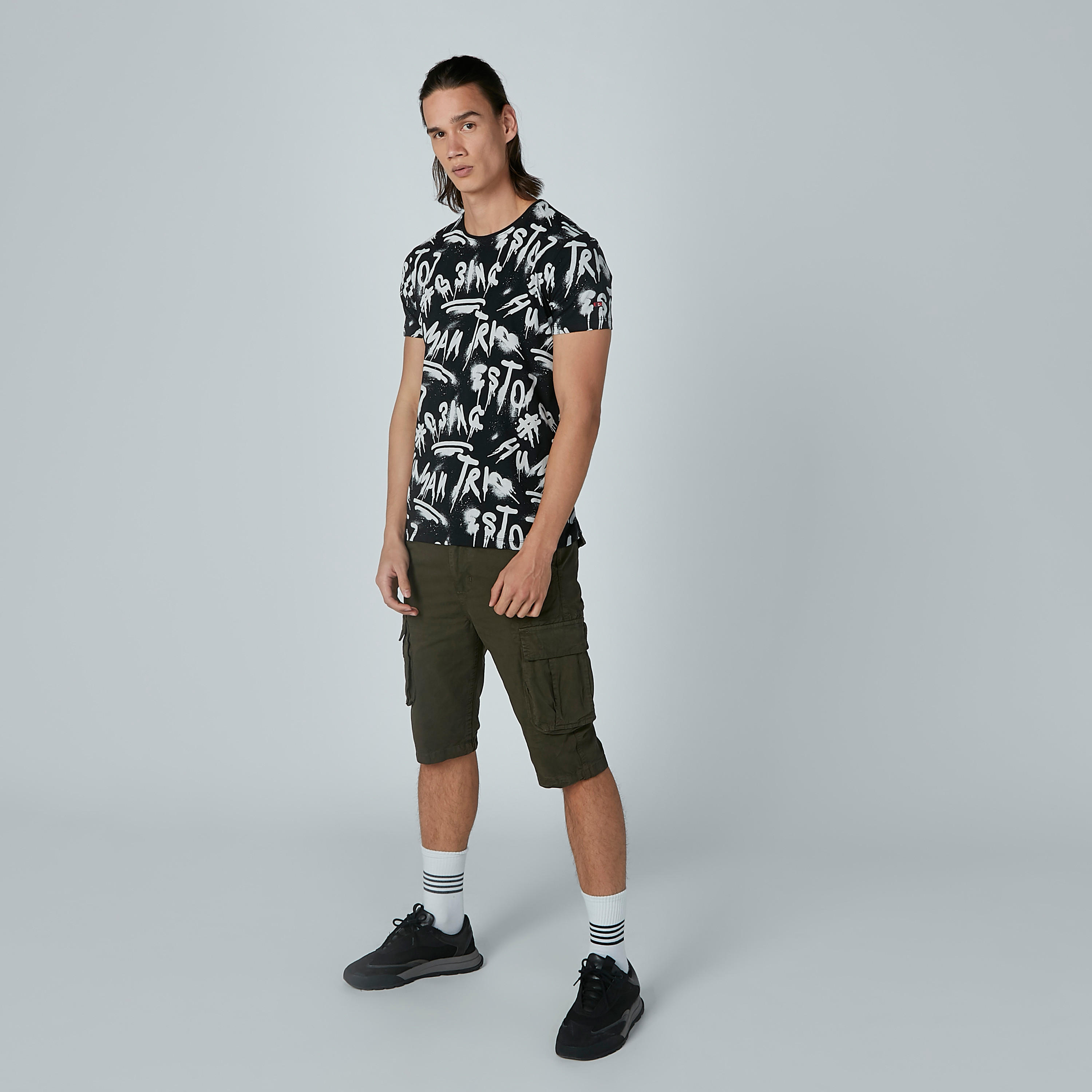 تيشيرت بياقة مستديرة وأكمام قصيرة وطبعات بيينج هيومان-men-clothing-tshirtsandpolos-tshirts-image-3