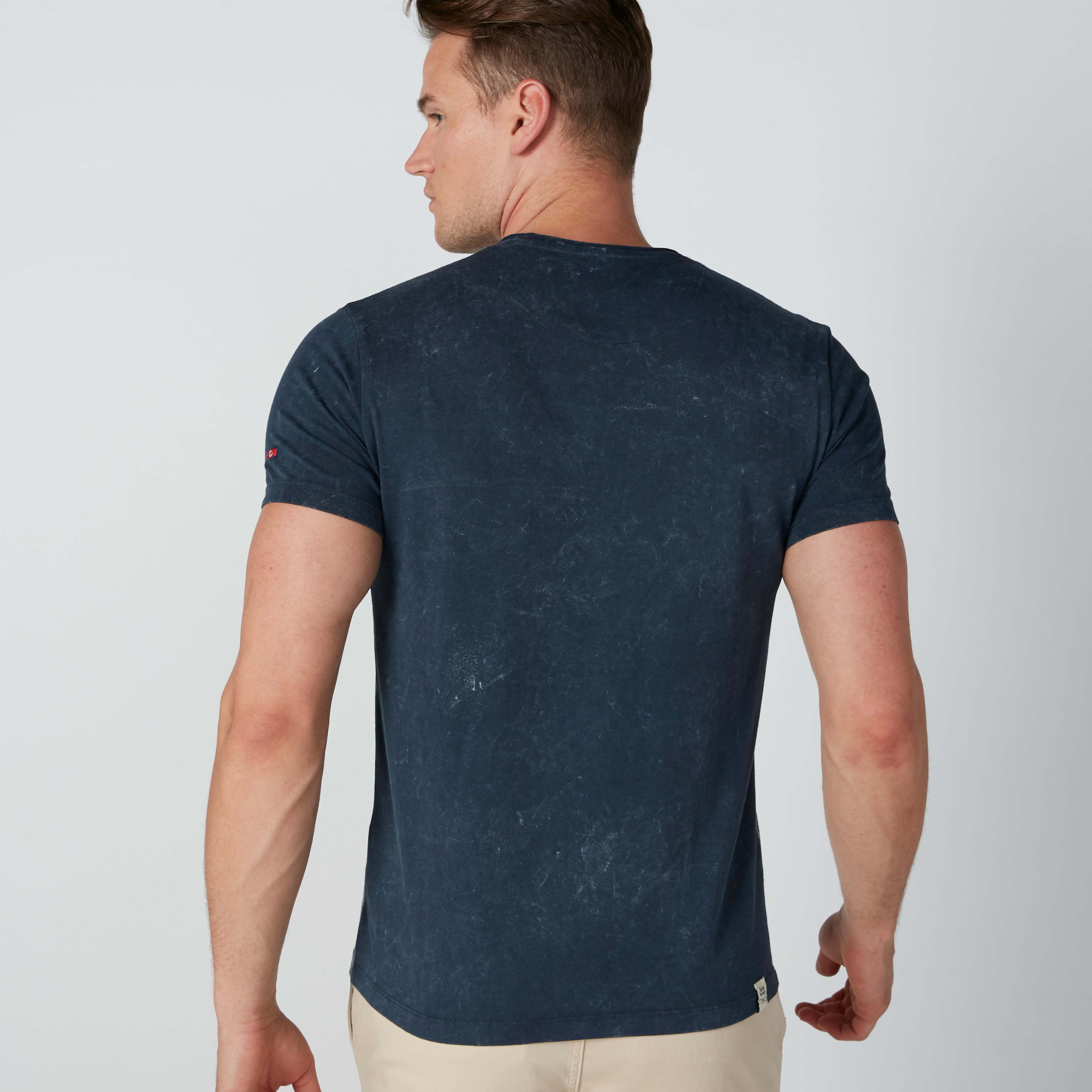 تيشيرت بياقة مستديرة وأكمام قصيرة وطبعات بيينج هيومان-men-clothing-tshirtsandpolos-tshirts-image-3