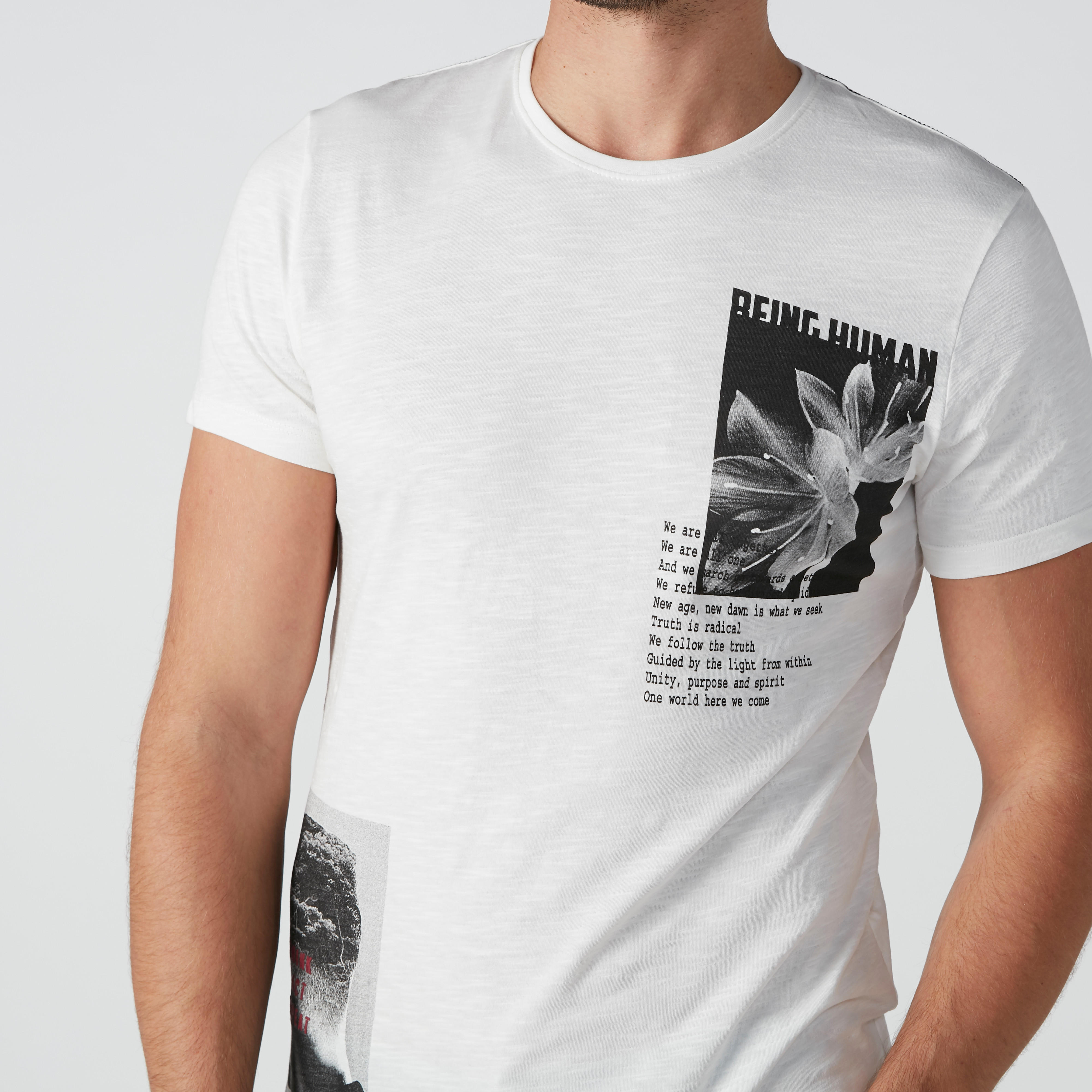 تيشيرت بقصّة عادية وياقة مستديرة وطبعات بيينج هيومان-men-clothing-tshirtsandpolos-tshirts-image-4