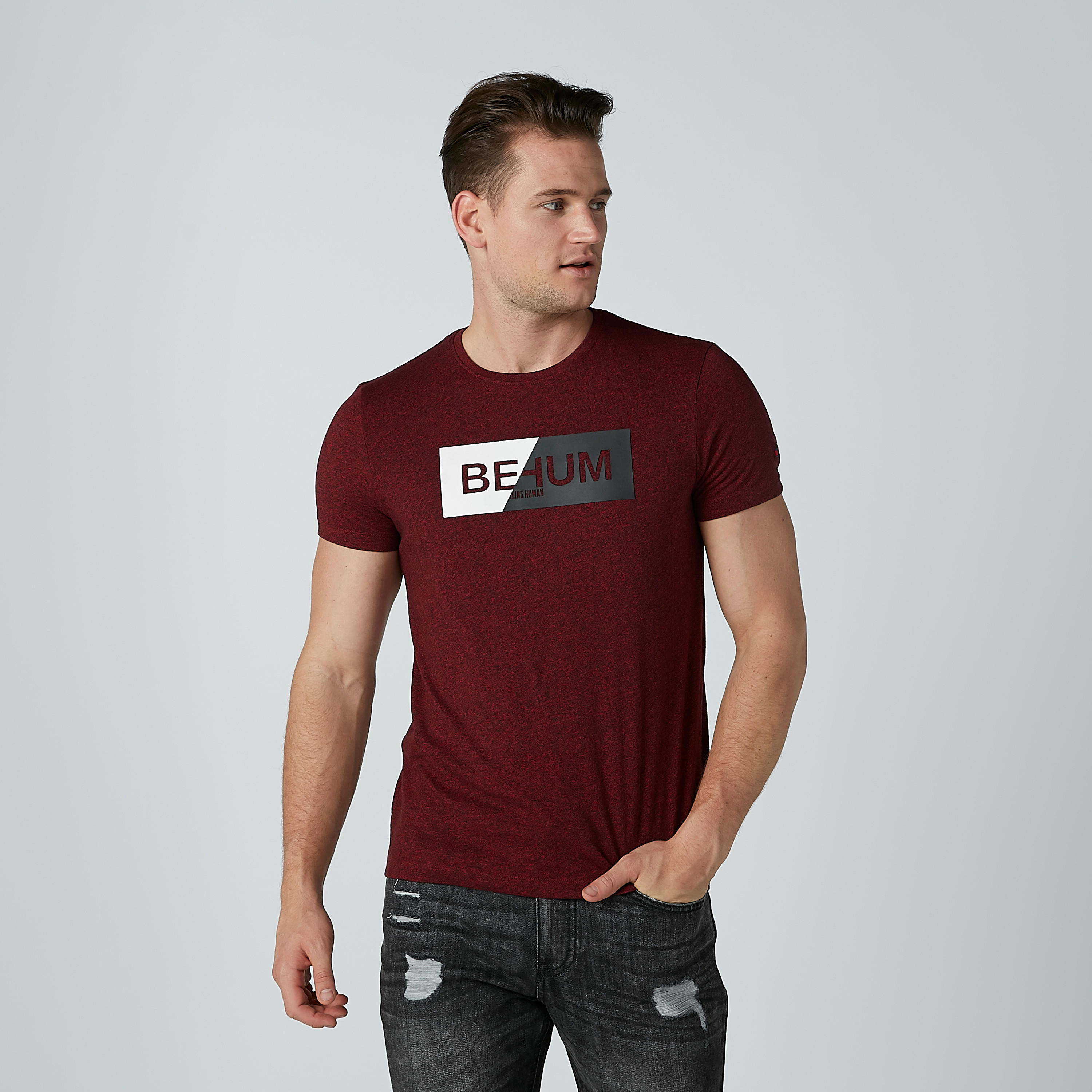 تيشيرت بياقة مستديرة وأكمام قصيرة وطبعات بيينج هيومان-men-clothing-tshirtsandpolos-tshirts-image-2