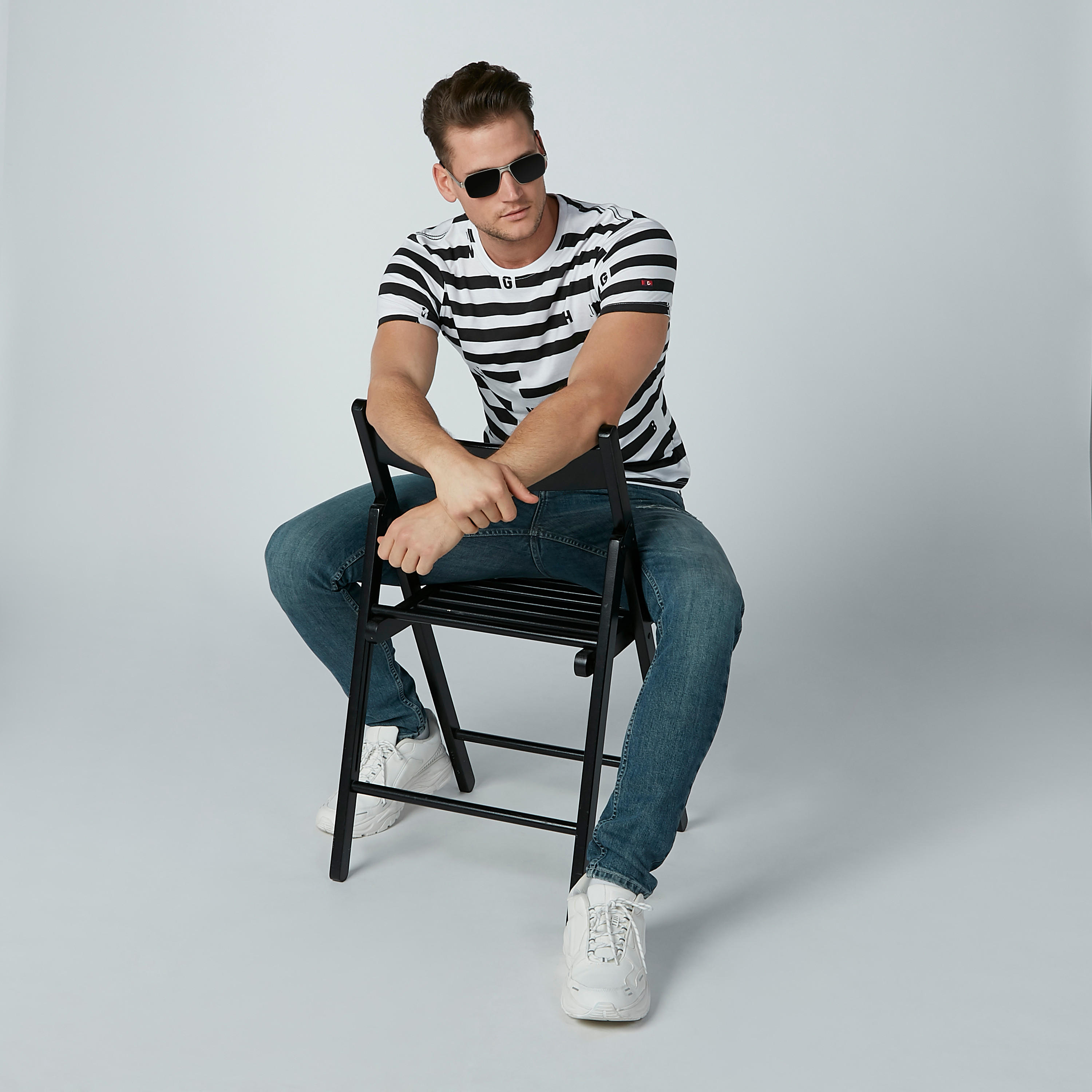 تيشيرت مقلّم بياقة مستديرة وأكمام قصيرة من بيينج هيومان-men-clothing-tshirtsandpolos-tshirts-image-1