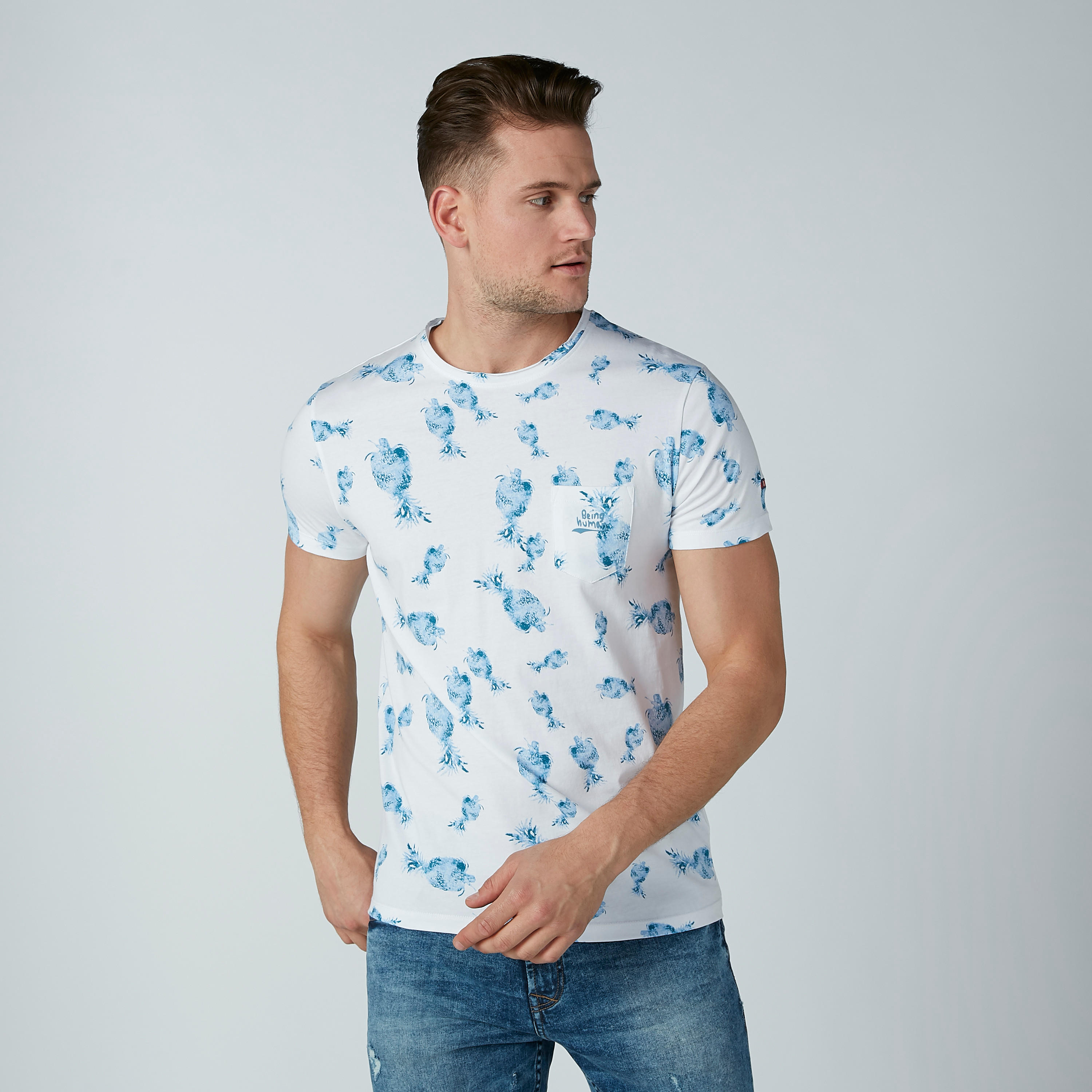 تيشيرت بأكمام قصيرة وجيب على الصدر وطبعات بيينج هيومان-men-clothing-tshirtsandpolos-tshirts-image-2
