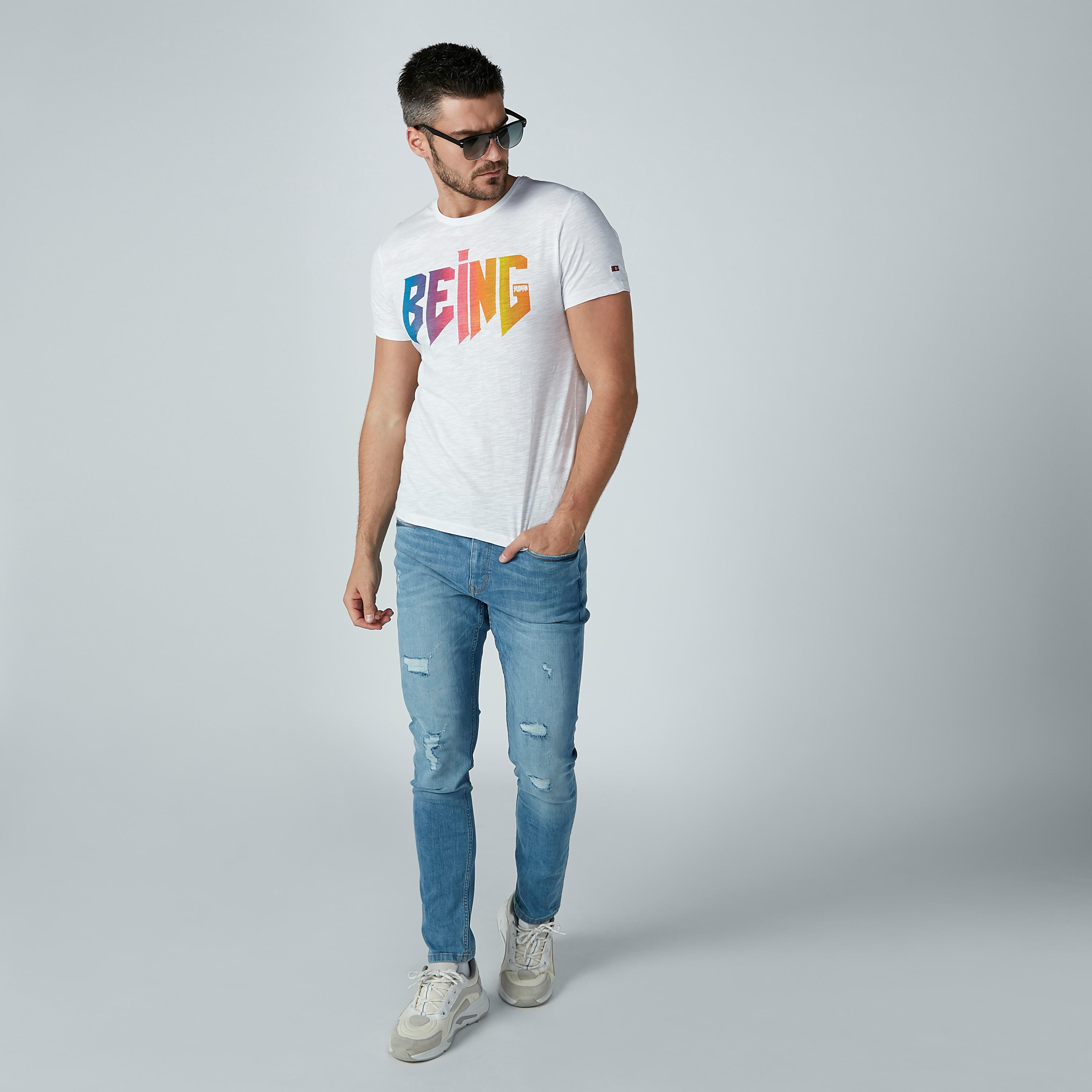 تيشيرت بياقة مستديرة وأكمام قصيرة وطبعات بيينج هيومان-men-clothing-tshirtsandpolos-tshirts-image-1