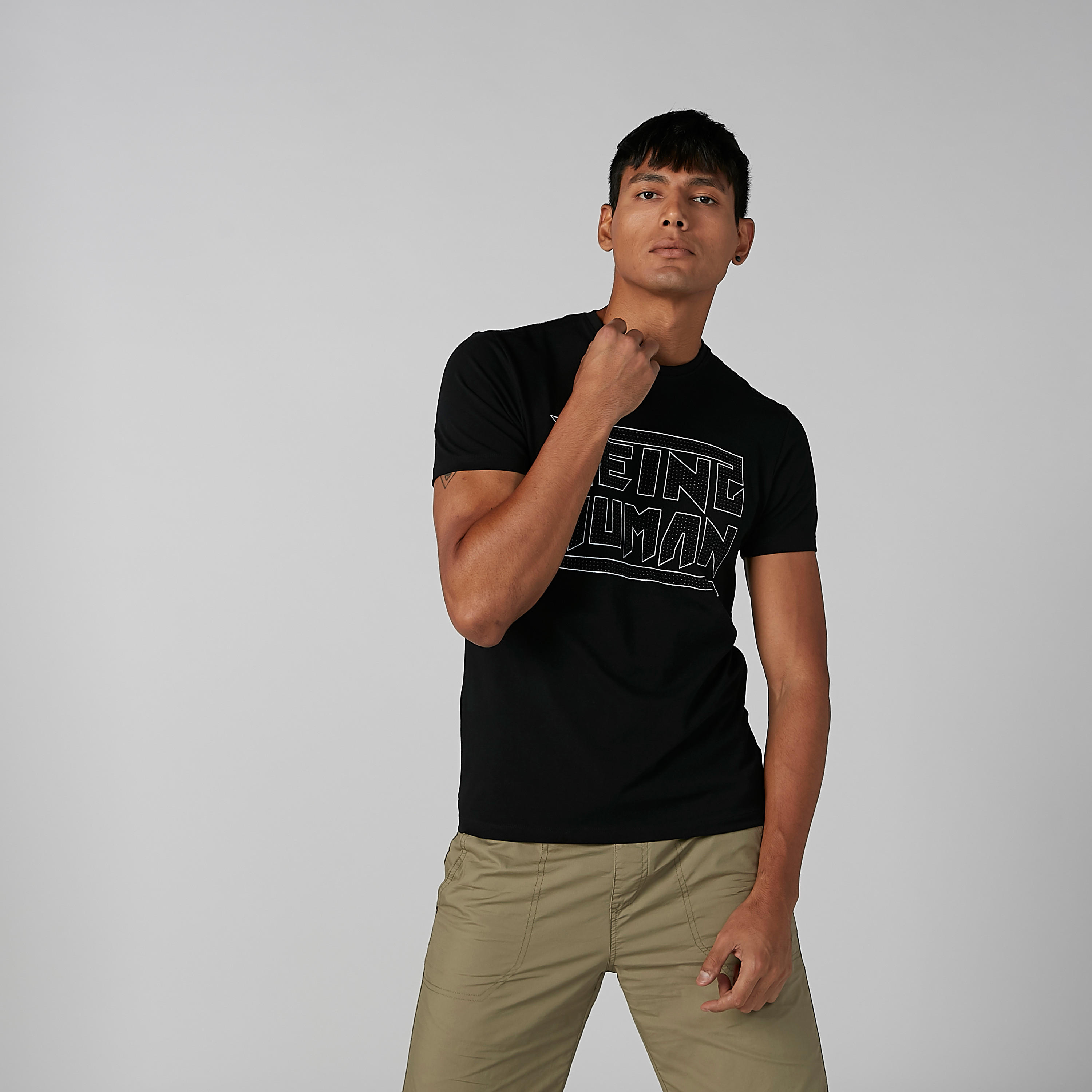 تيشيرت بياقة مستديرة وأكمام قصيرة وطبعات بيينج هيومان-men-clothing-tshirtsandpolos-tshirts-image-1