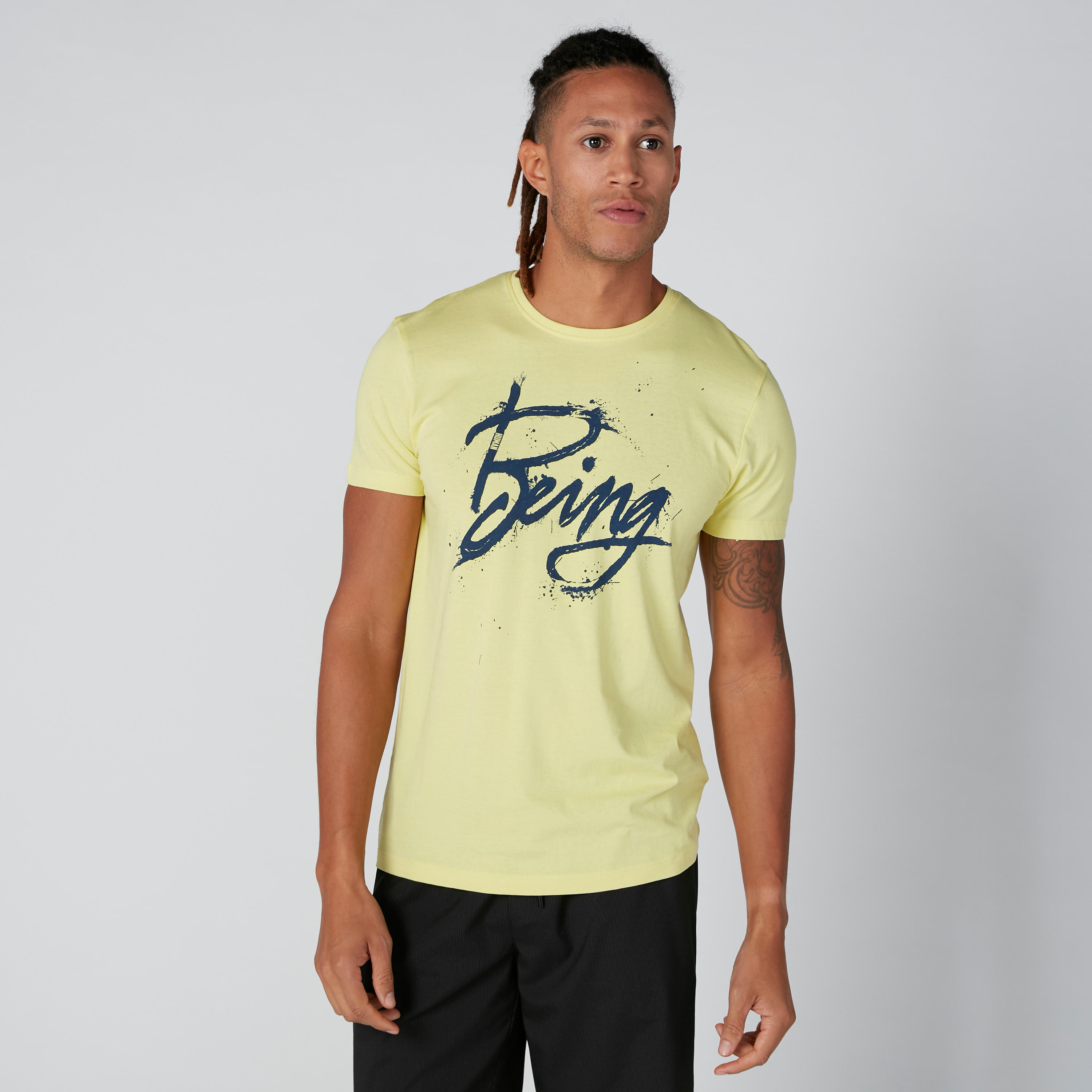 تيشيرت بياقة مستديرة وأكمام قصيرة وطبعات بيينج هيومان-men-clothing-tshirtsandpolos-tshirts-image-3