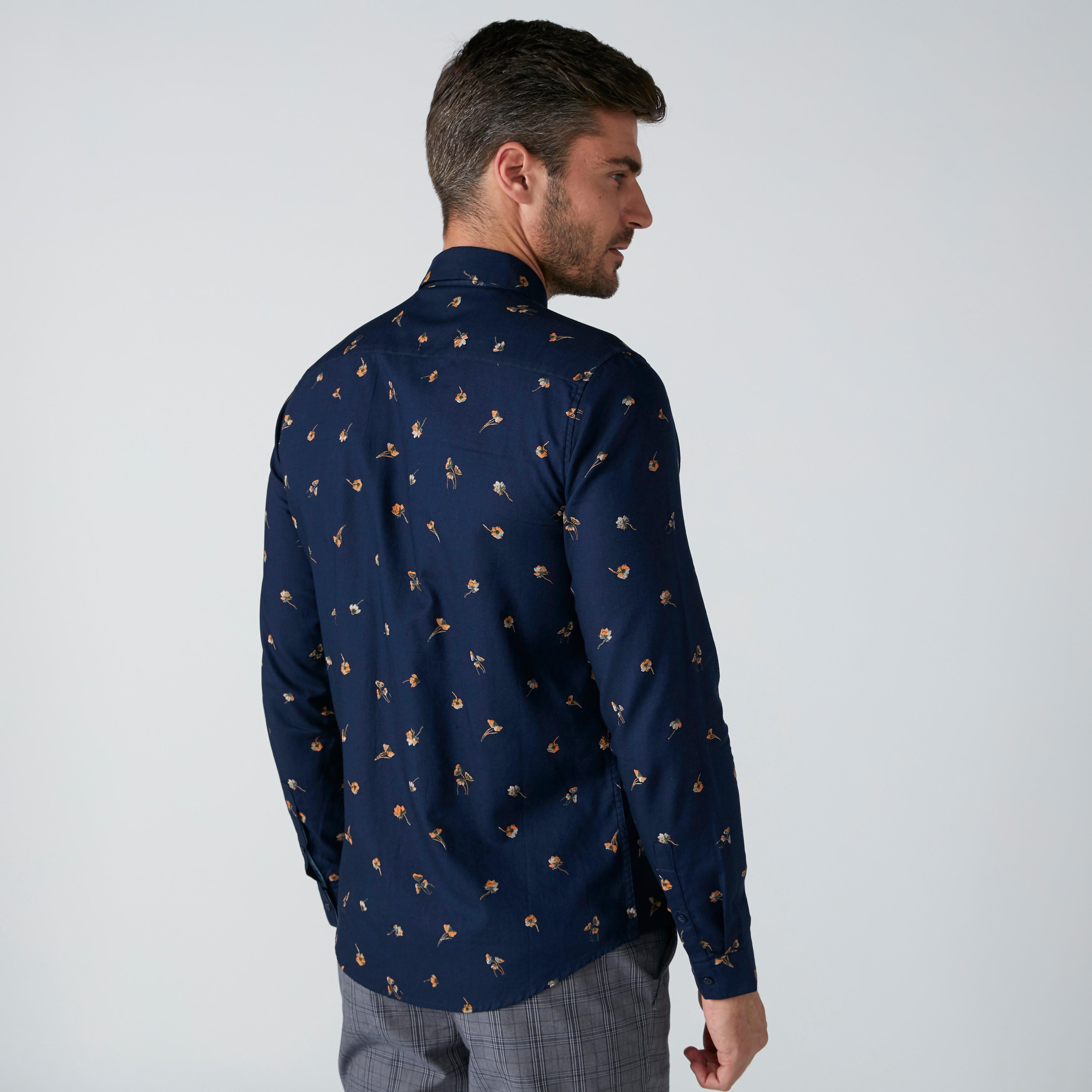 قميص سليم فيت بأكمام طويلة وطبعات بيينج هيومان-men-clothing-shirts-image-2