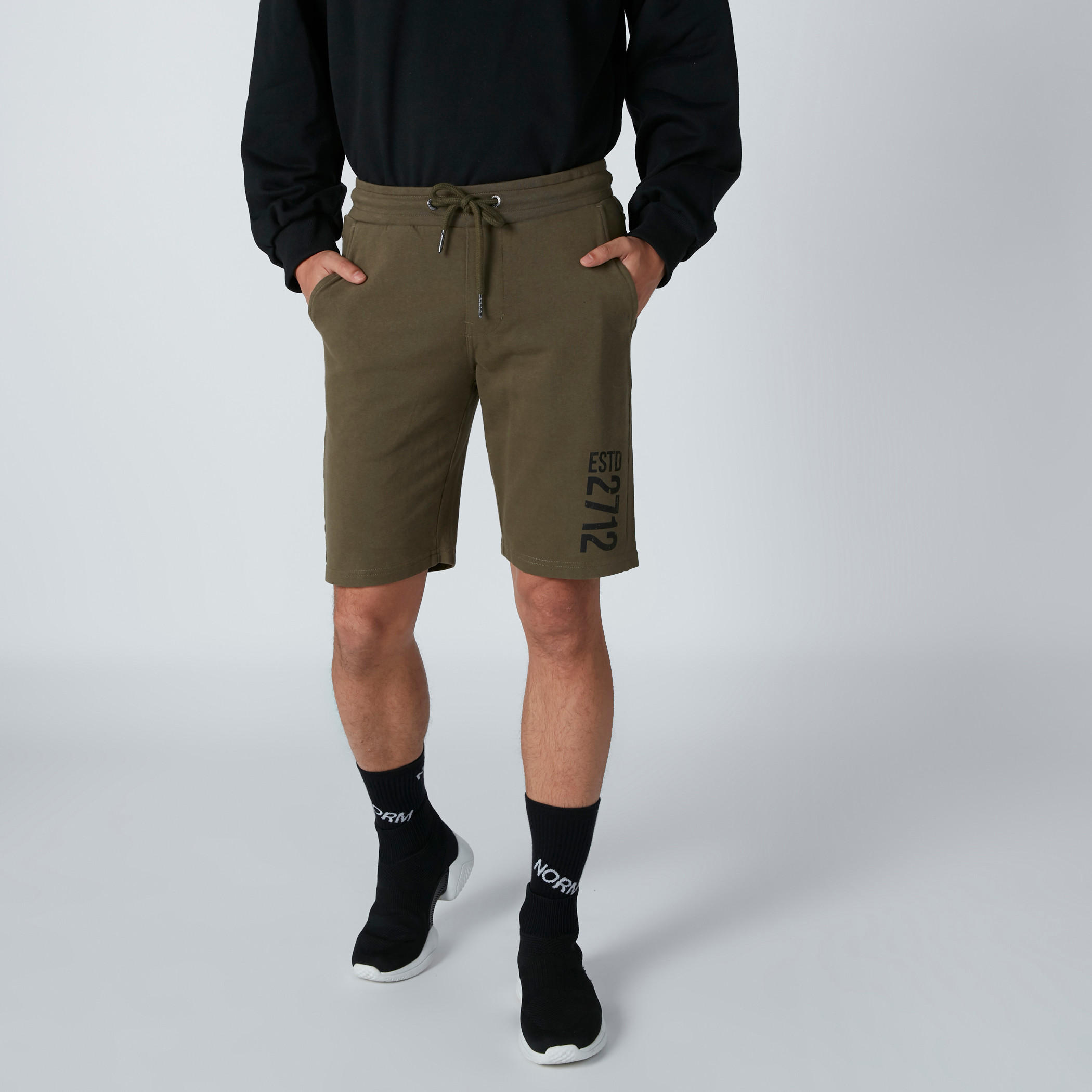 شورت بخصر مطّاطي وجيوب بيينج هيومان-men-clothing-bottoms-shorts-image-3