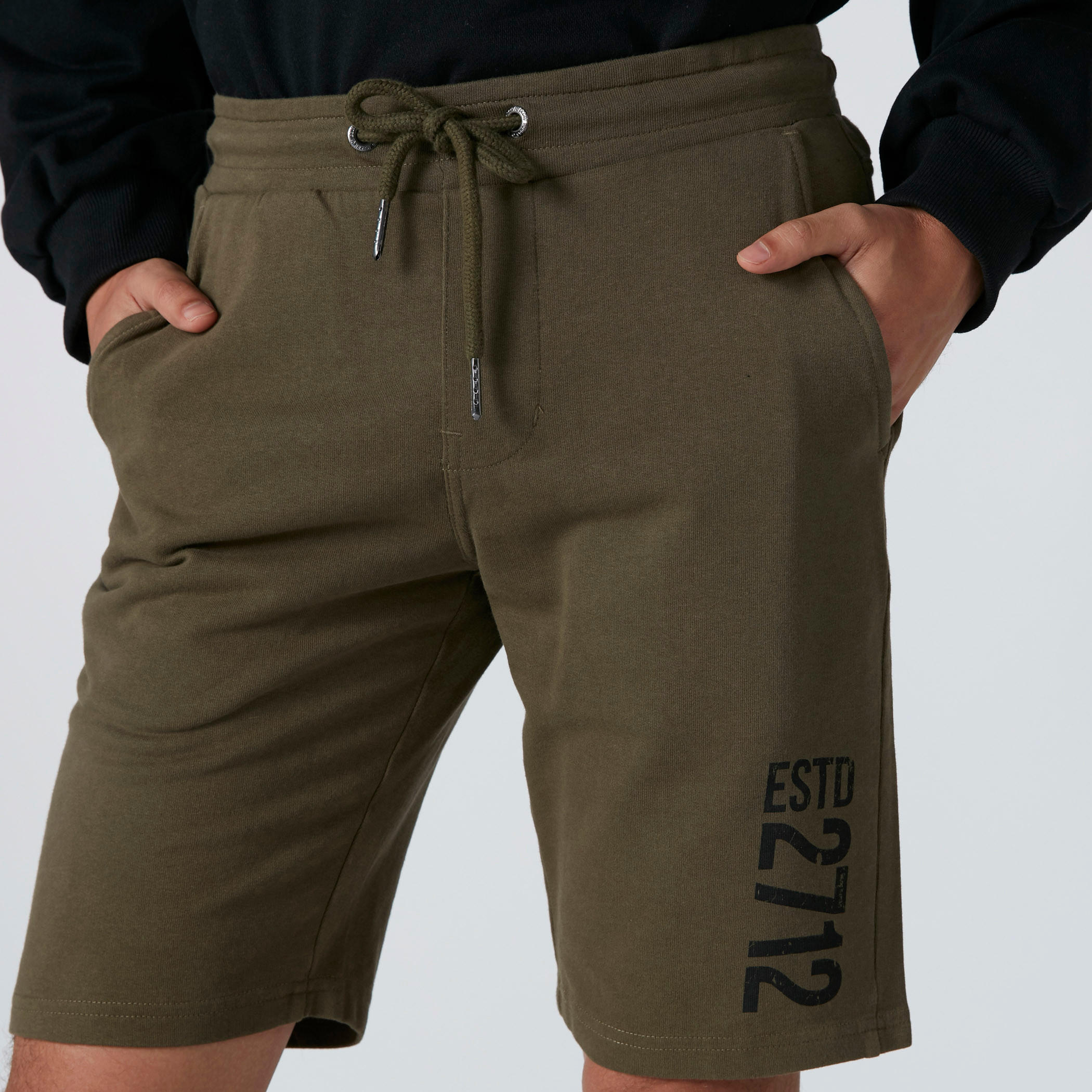 شورت بخصر مطّاطي وجيوب بيينج هيومان-men-clothing-bottoms-shorts-image-4