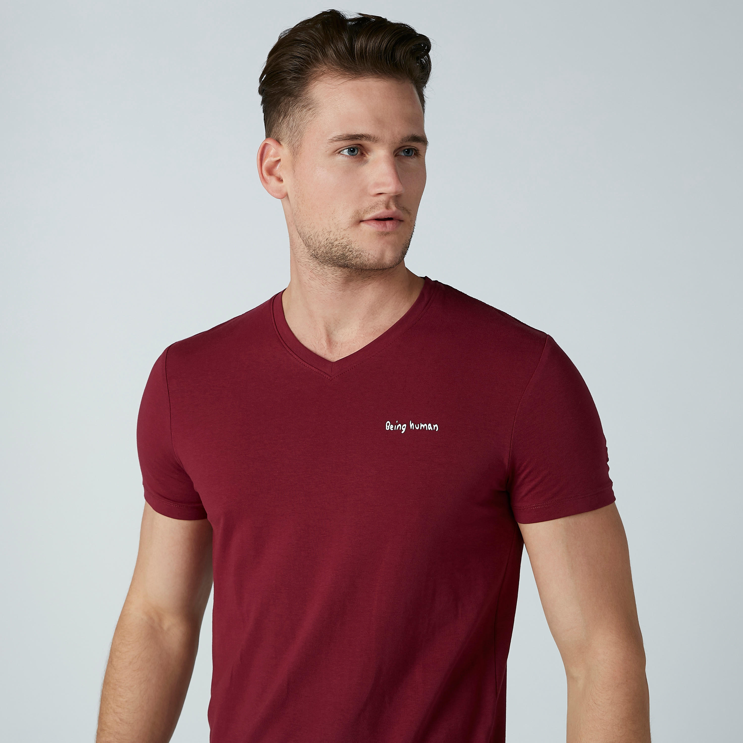 تيشيرت سادة بياقة V وأكمام قصيرة من بيينج هيومان-men-clothing-tshirtsandpolos-tshirts-image-1