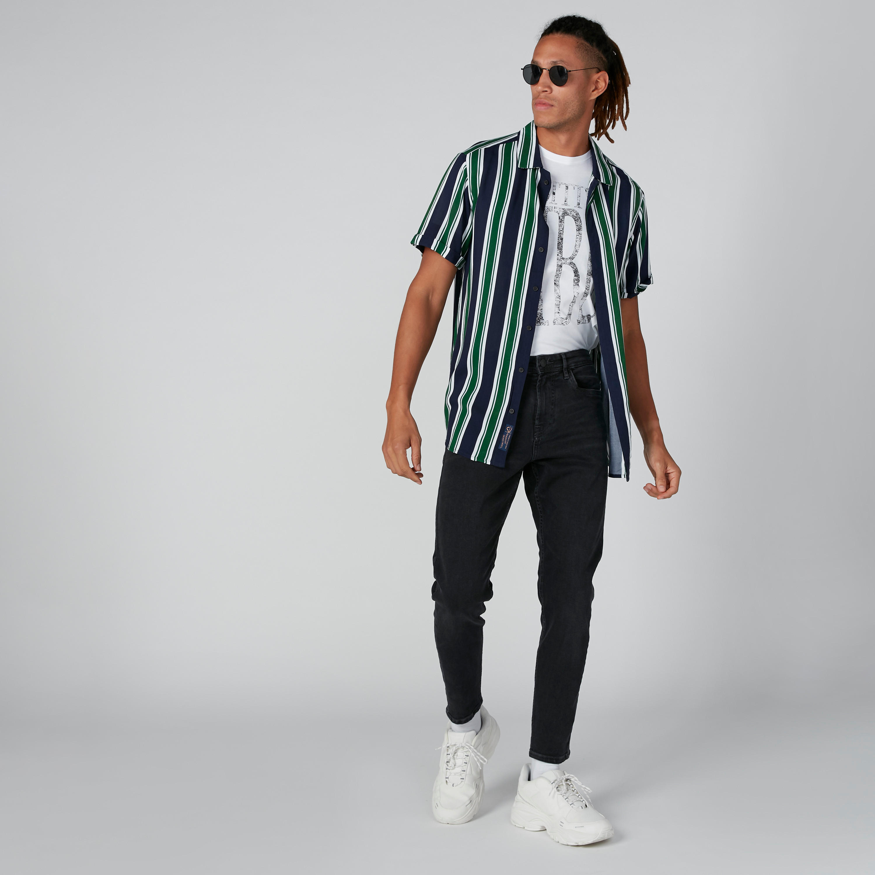 تيشيرت بياقة مستديرة وطبعات بيينج هيومان-men-clothing-tshirtsandpolos-tshirts-image-3