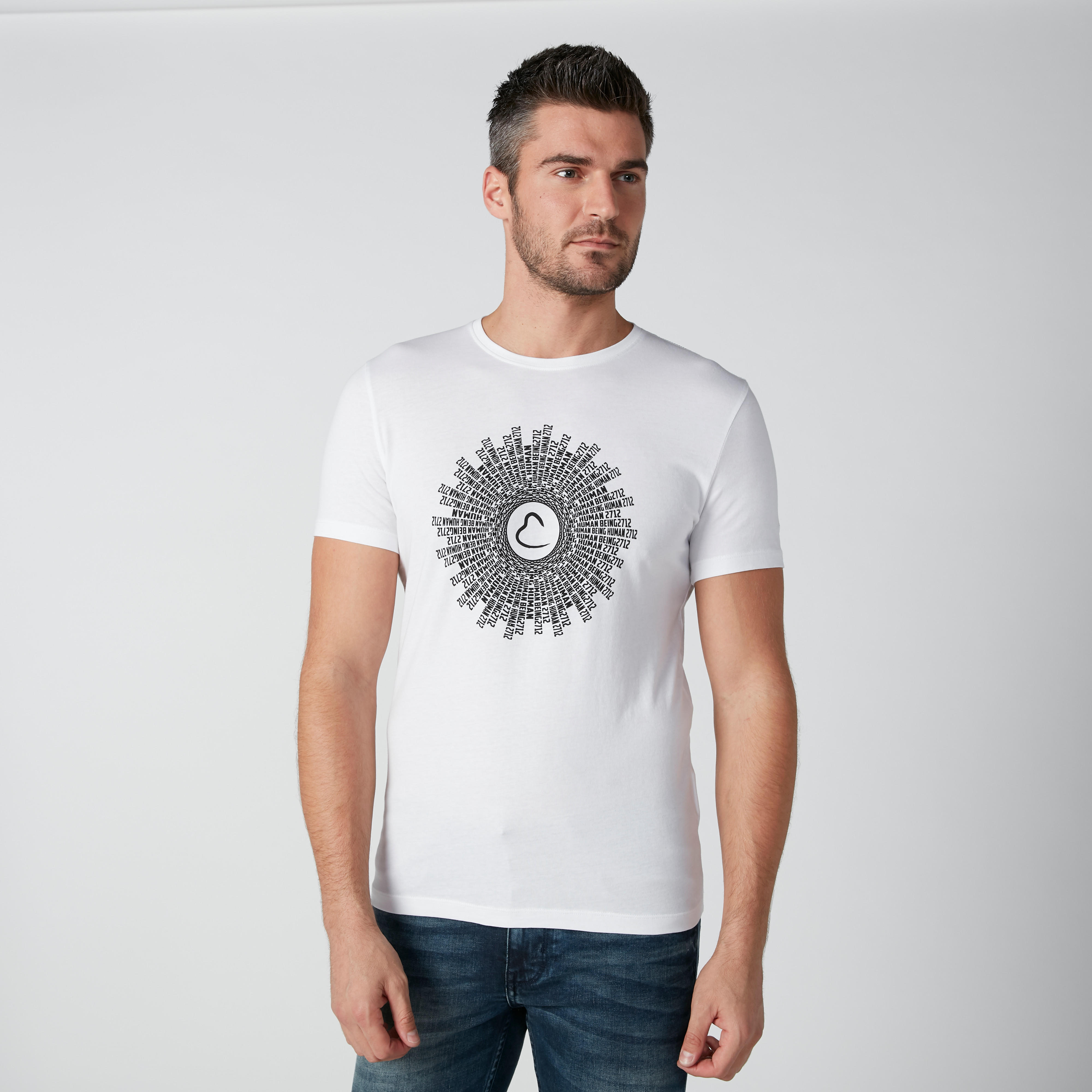 تيشيرت بياقة مستديرة وطبعات بيينج هيومان-men-clothing-tshirtsandpolos-tshirts-image-2