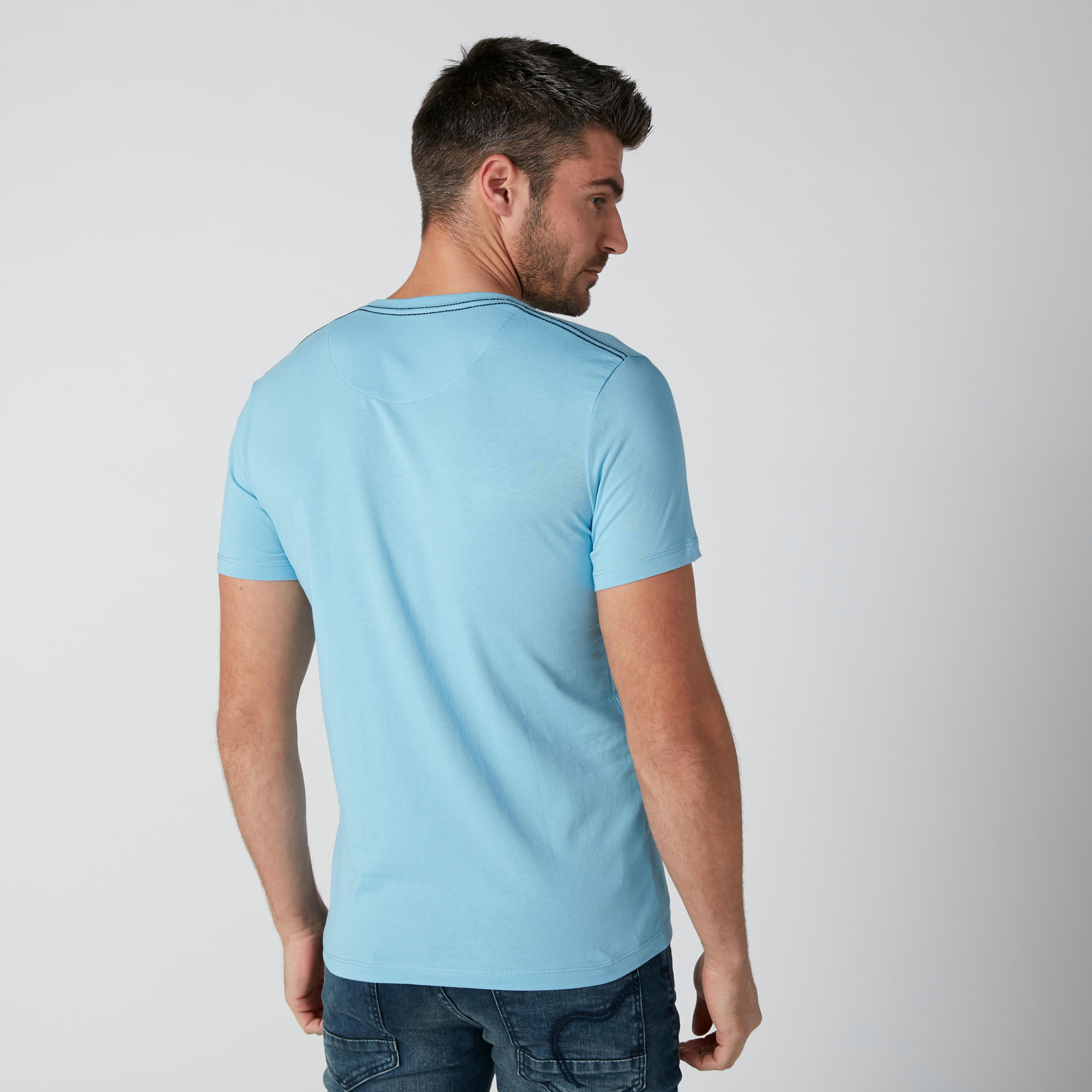 تيشيرت بياقة مستديرة وأكمام قصيرة وطبعات بيينج هيومان-men-clothing-tshirtsandpolos-tshirts-image-3