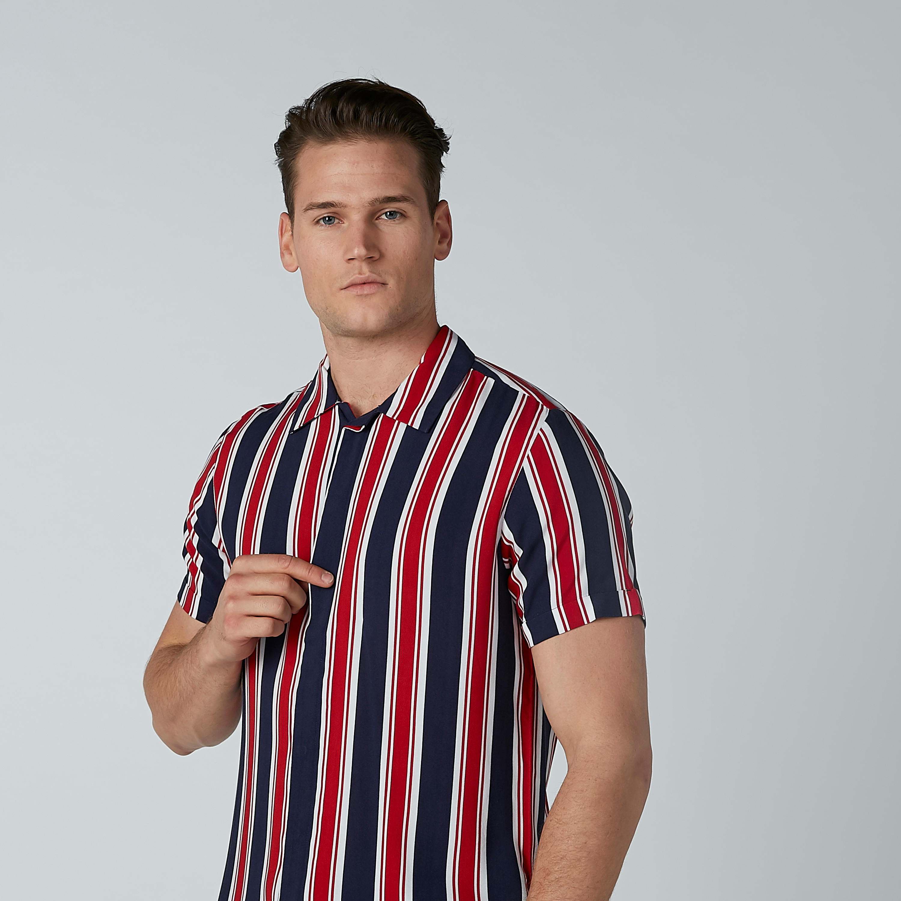 قميص مقلّم بأكمام قصيرة من بيينج هيومان-men-clothing-shirts-image-3