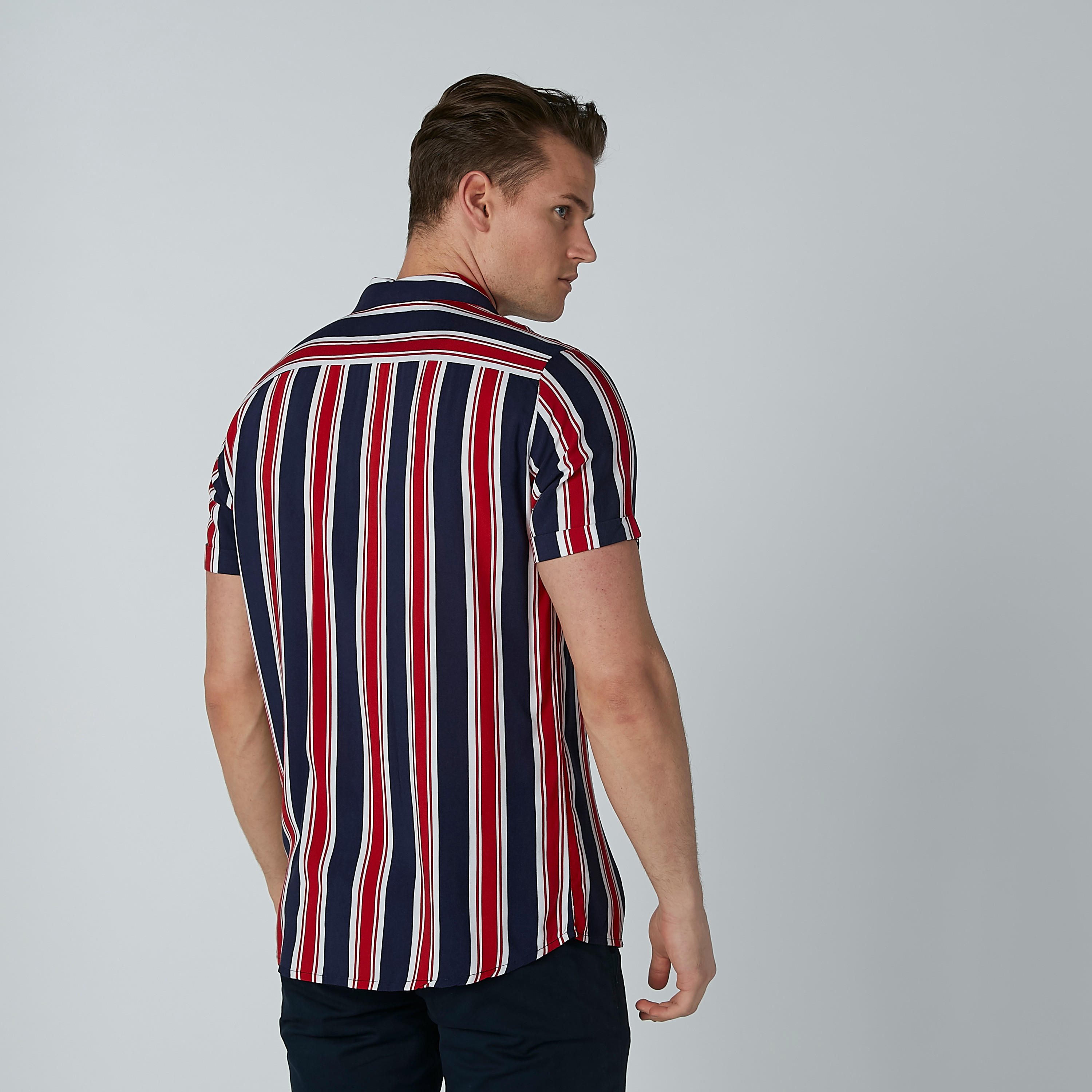 قميص مقلّم بأكمام قصيرة من بيينج هيومان-men-clothing-shirts-image-4