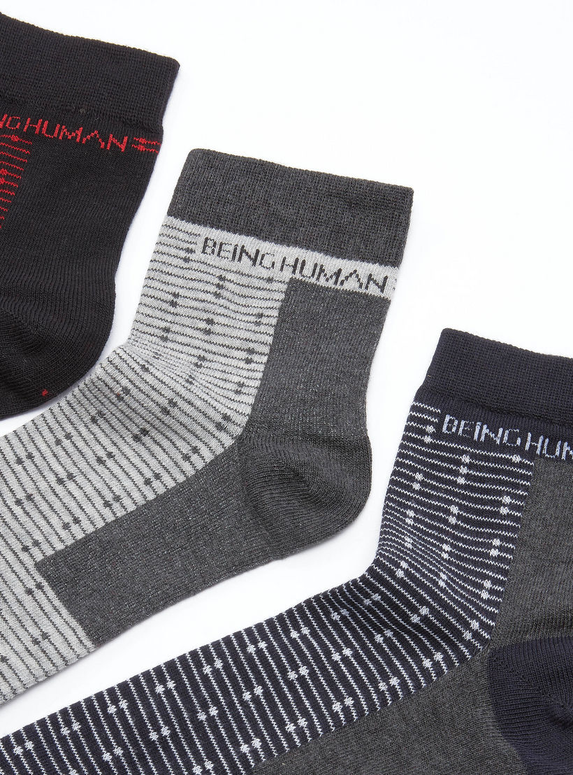 جوارب مقلّمة بطول الكاحل من بيينج هيومان - طقم من 3 قطع-men-socks-image-2