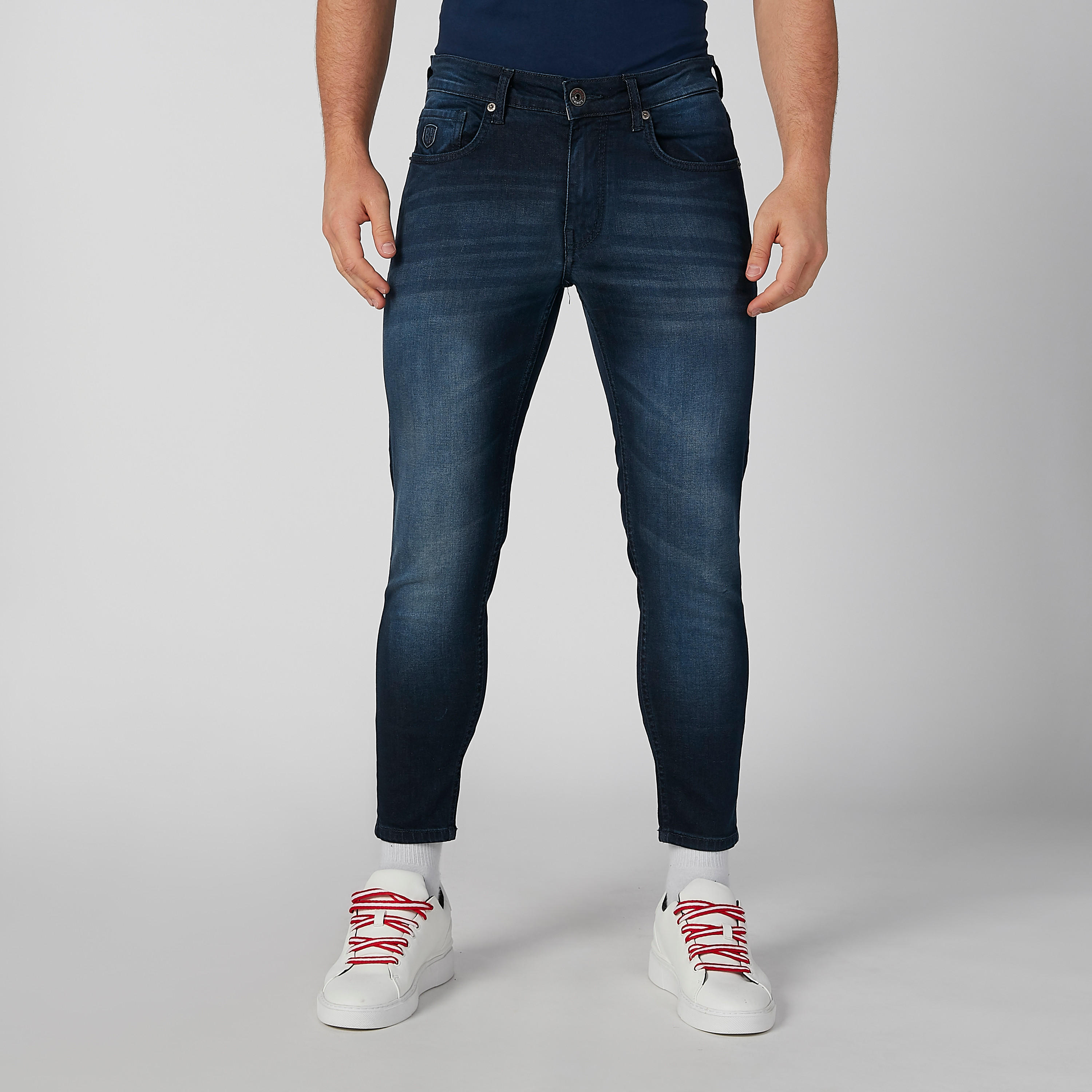 بنطال جينز بجيوب وطبعات الشعار من بيينج هيومان-men-clothing-bottoms-jeans-image-4