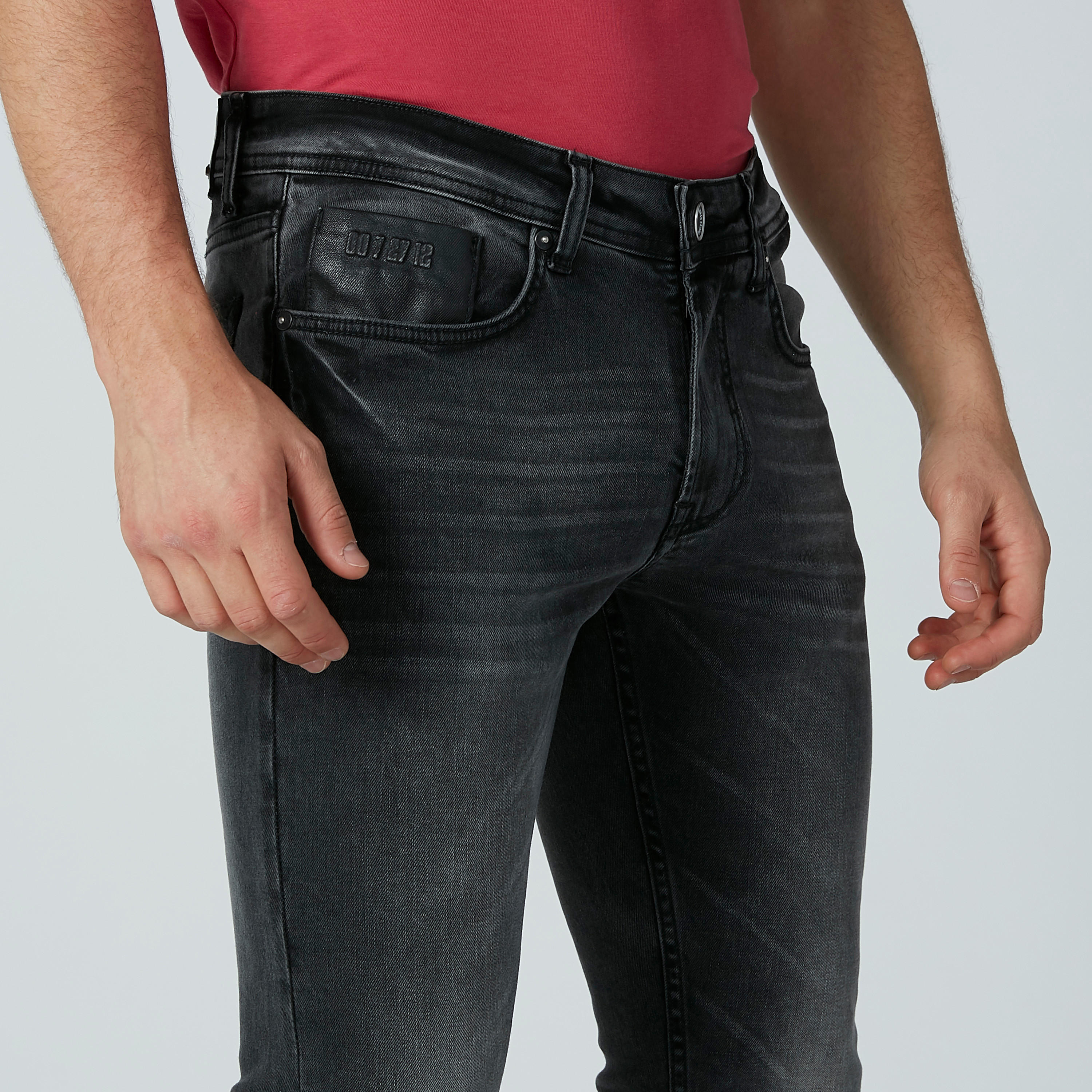 بنطال جينز بجيوب من بيينج هيومان-men-clothing-bottoms-jeans-image-4