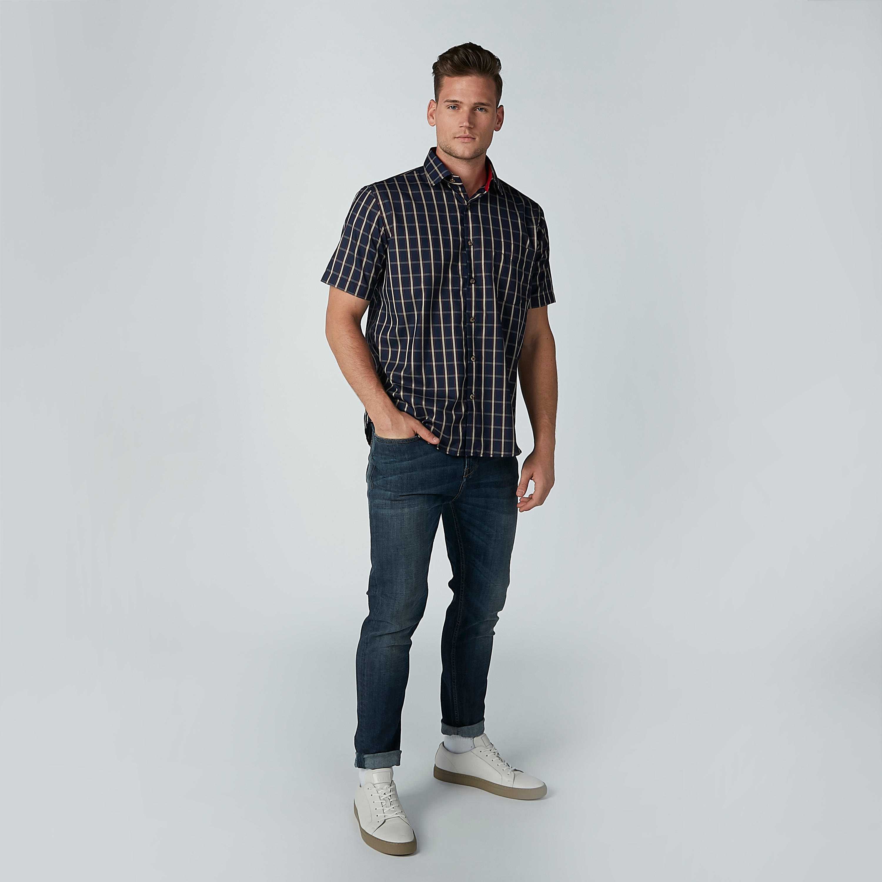 بنطال جينز سادة بجيوب من بيينج هيومان-men-clothing-bottoms-jeans-image-2