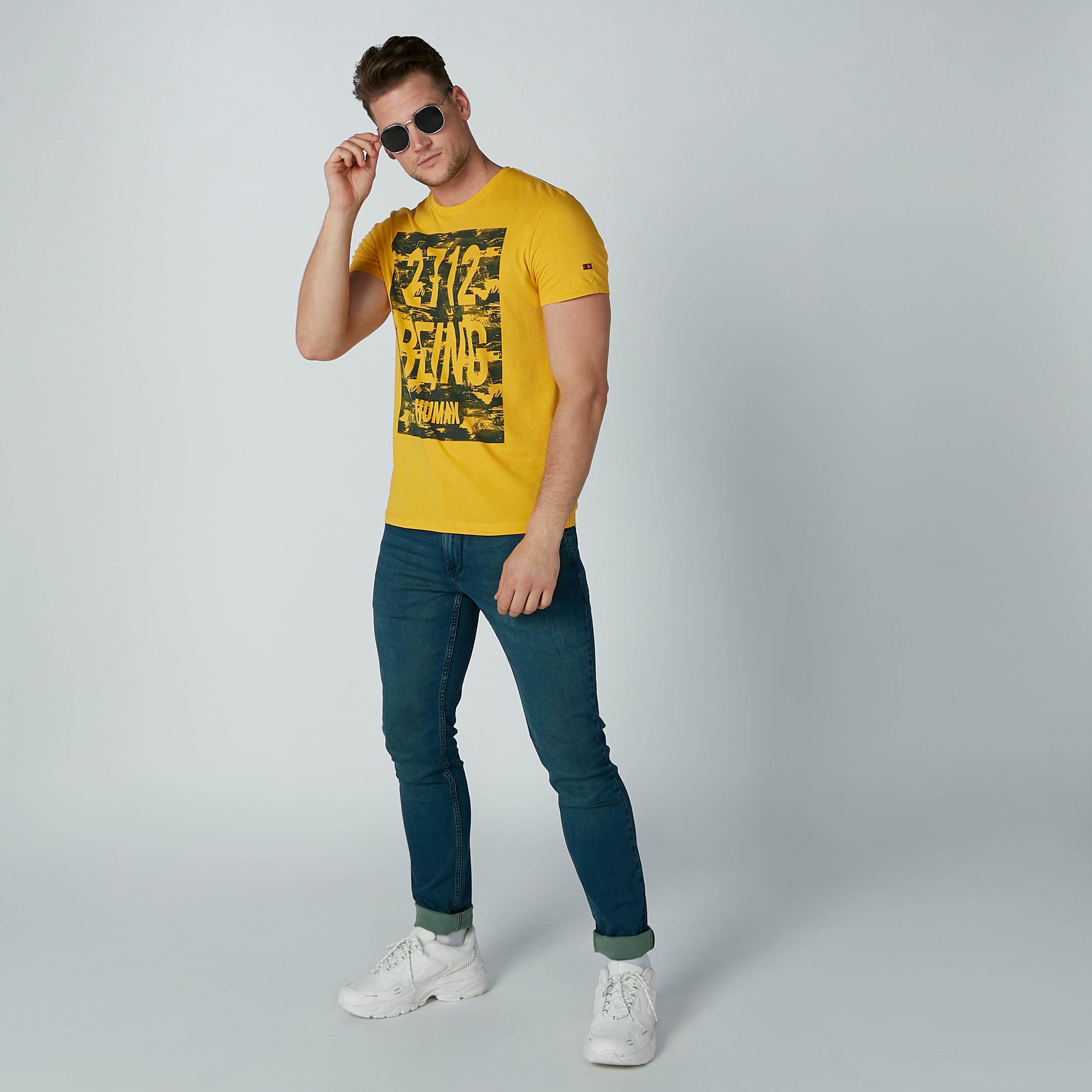 تيشيرت بياقة مستديرة وطبعات بيينج هيومان-men-clothing-tshirtsandpolos-tshirts-image-2
